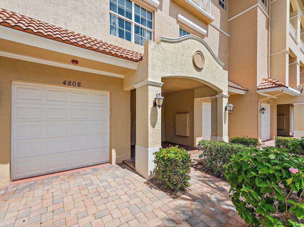 Photo of 4808 Sawgrass Breeze Drive, Palm Beach Gardens, FL 33418 (MLS # R10938276)