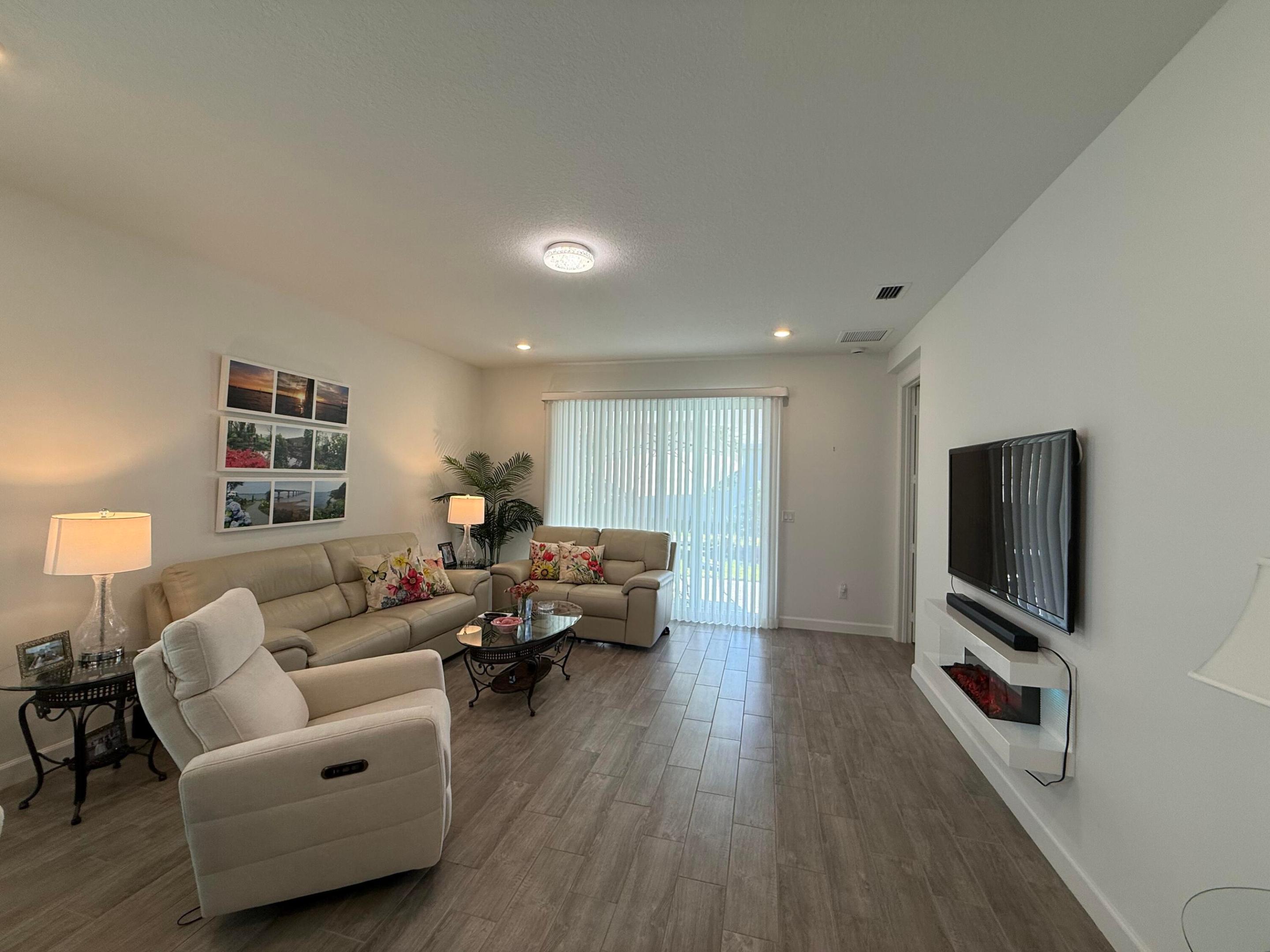 DELRAY TRAILS AT VILLA DELRAY PUD - Residential