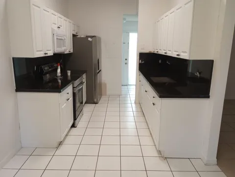 21240 NE 9th Ct, Miami, FL MLS: F10498834