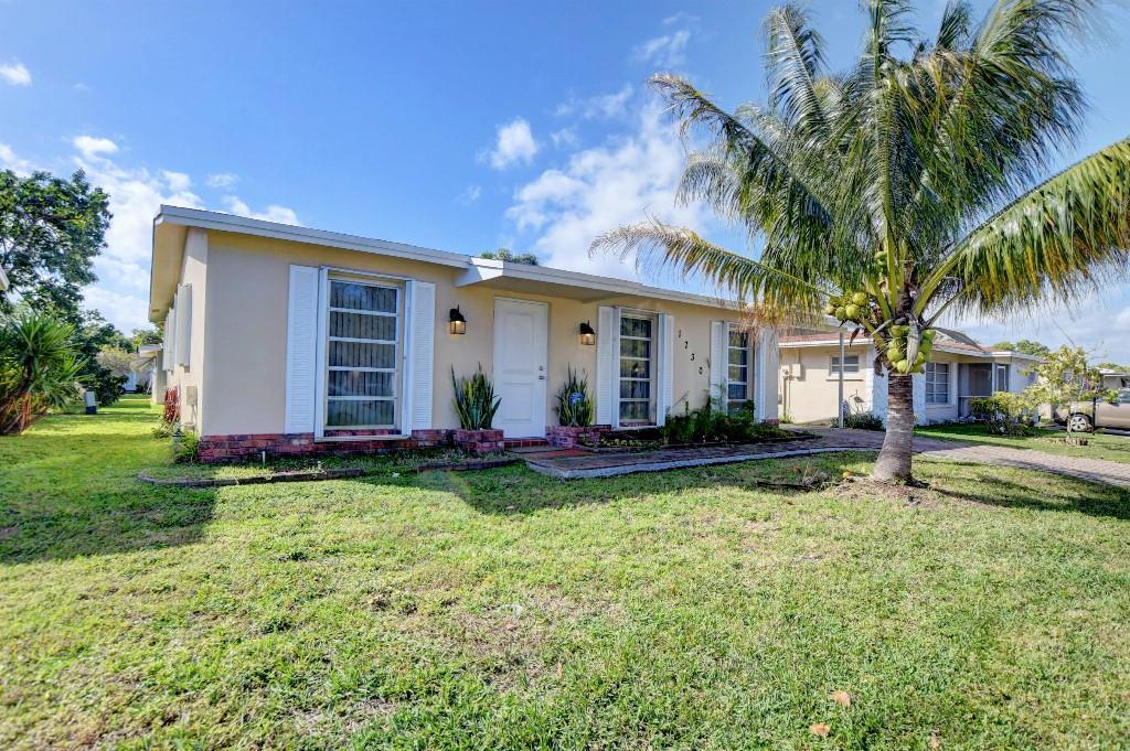 CRYSTAL LAKE - Residential