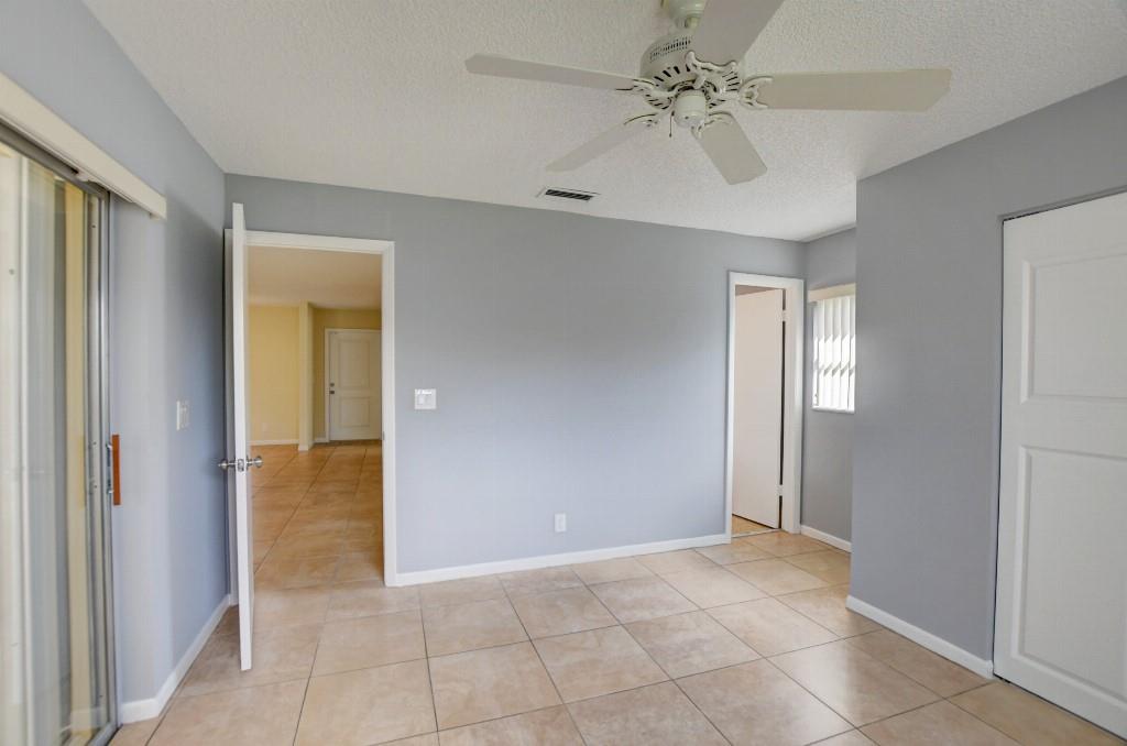 CRYSTAL LAKE - Residential