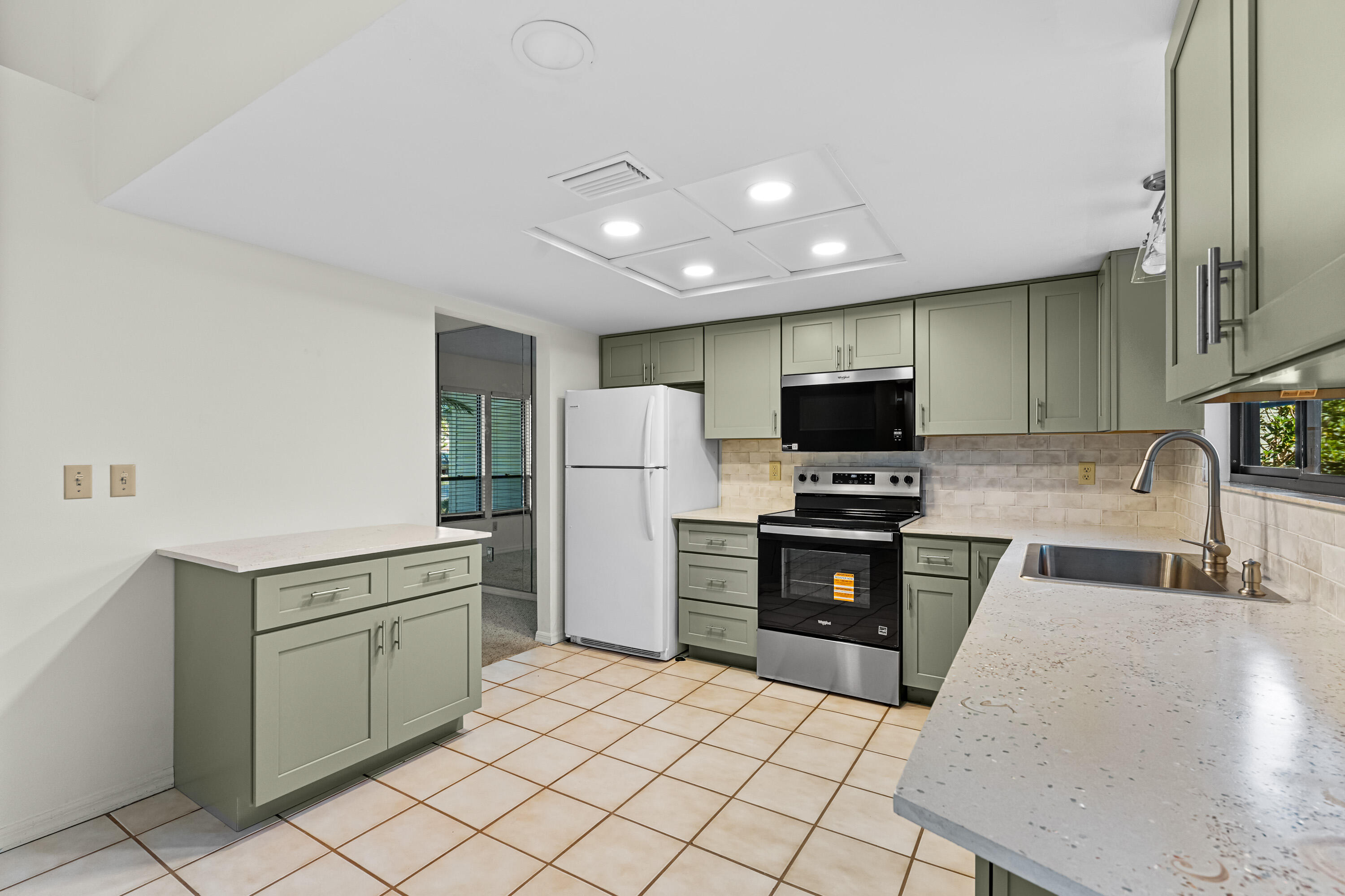 PINECREST SUB UNIT 3 - Residential