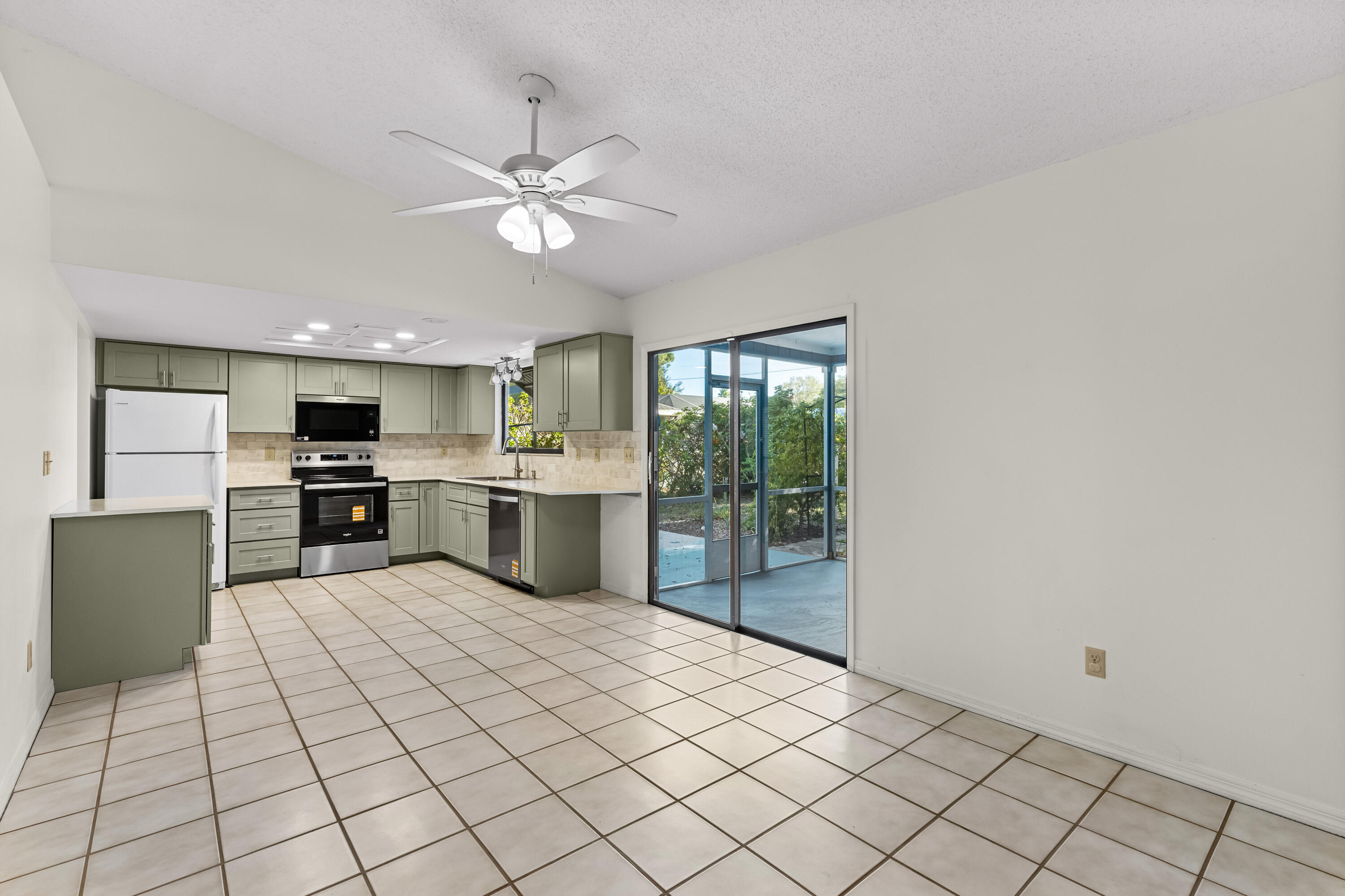 PINECREST SUB UNIT 3 - Residential