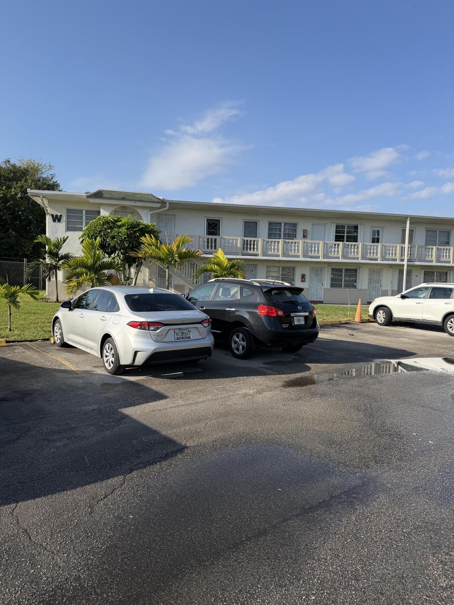 20120 NE 2nd Avenue W18