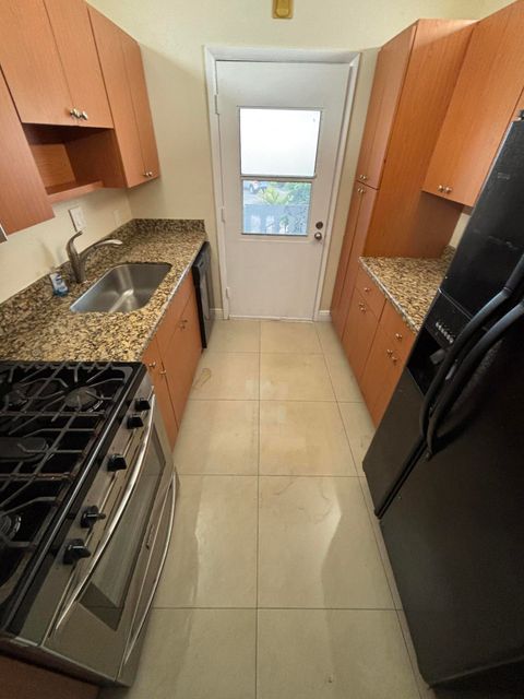 20120 NE 2nd Avenue W18 Miami Gardens FL 33179