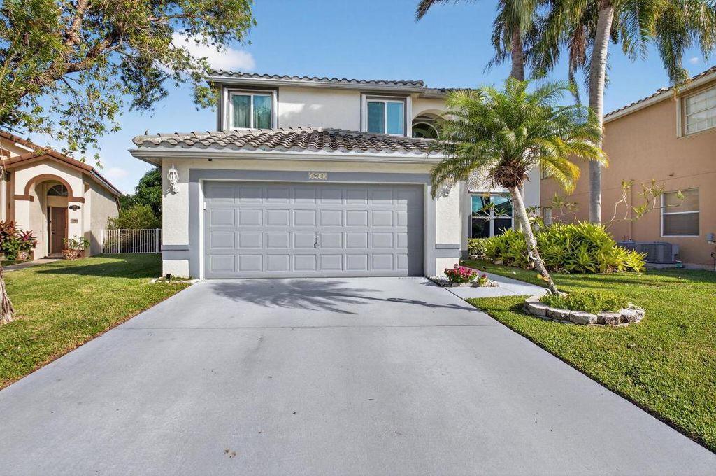 Photo of 3943 Westchester Way, Boynton Beach, FL 33436 (MLS # R11135845)
