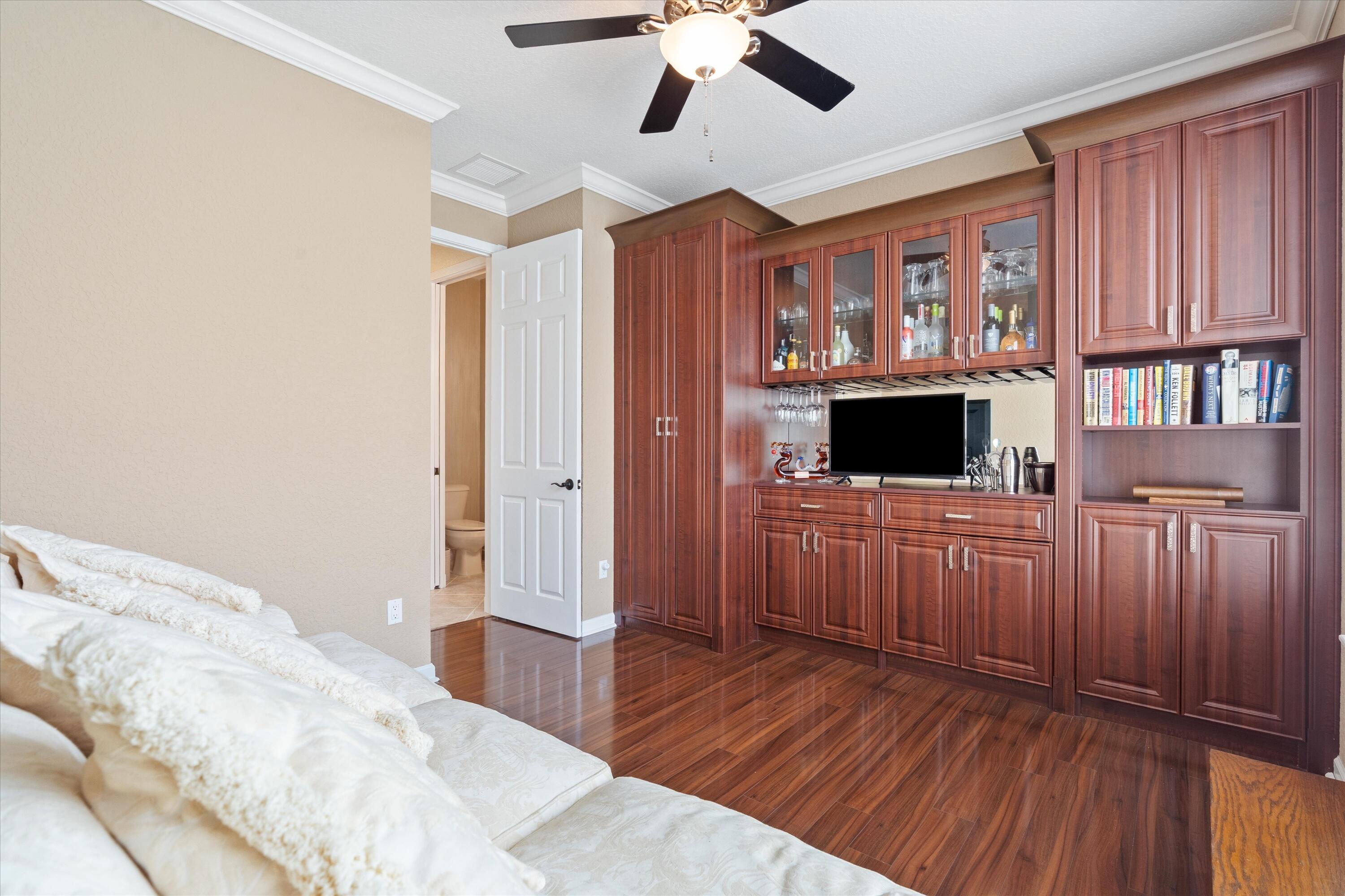 VALENCIA PALMS 6 - Residential