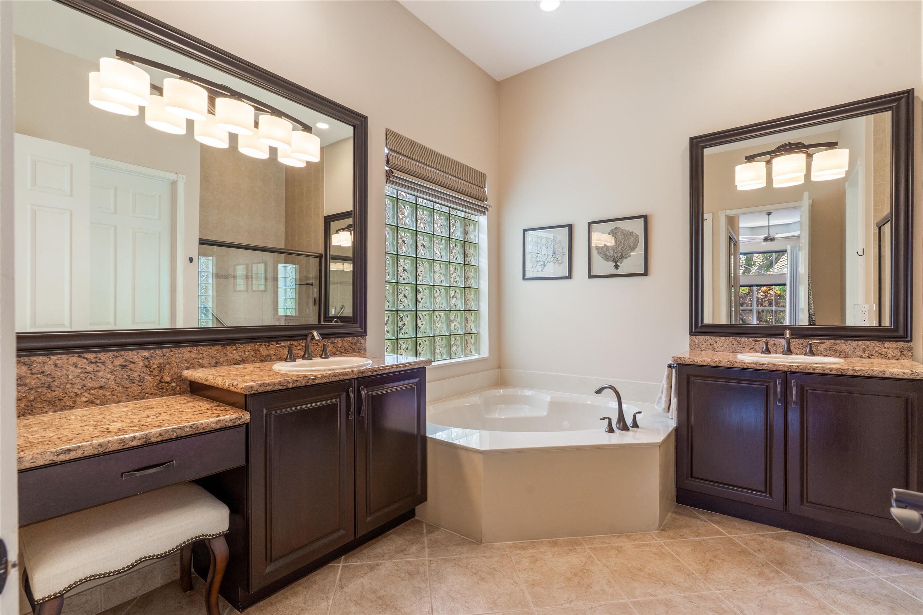 VALENCIA PALMS 6 - Residential