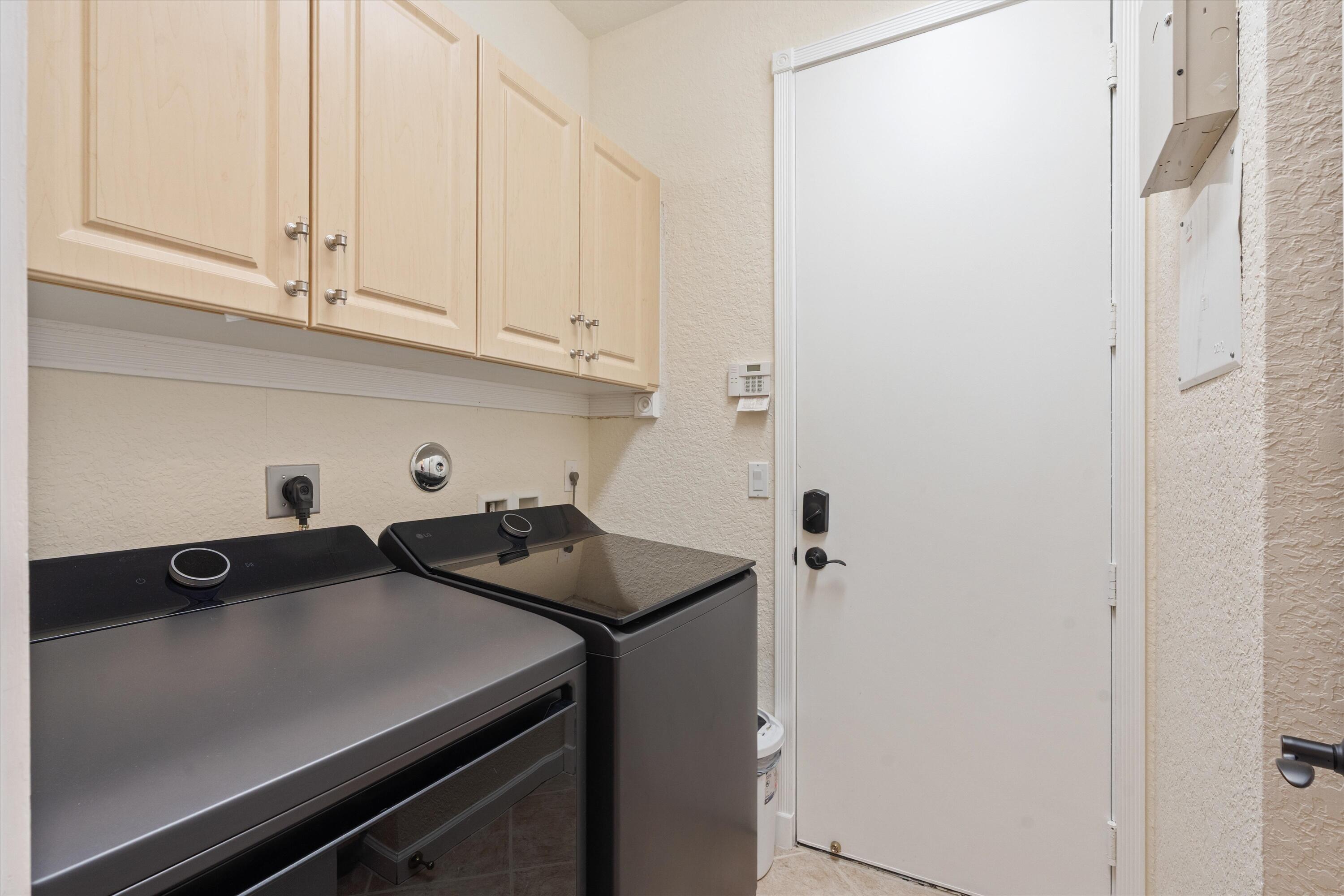 VALENCIA PALMS 6 - Residential