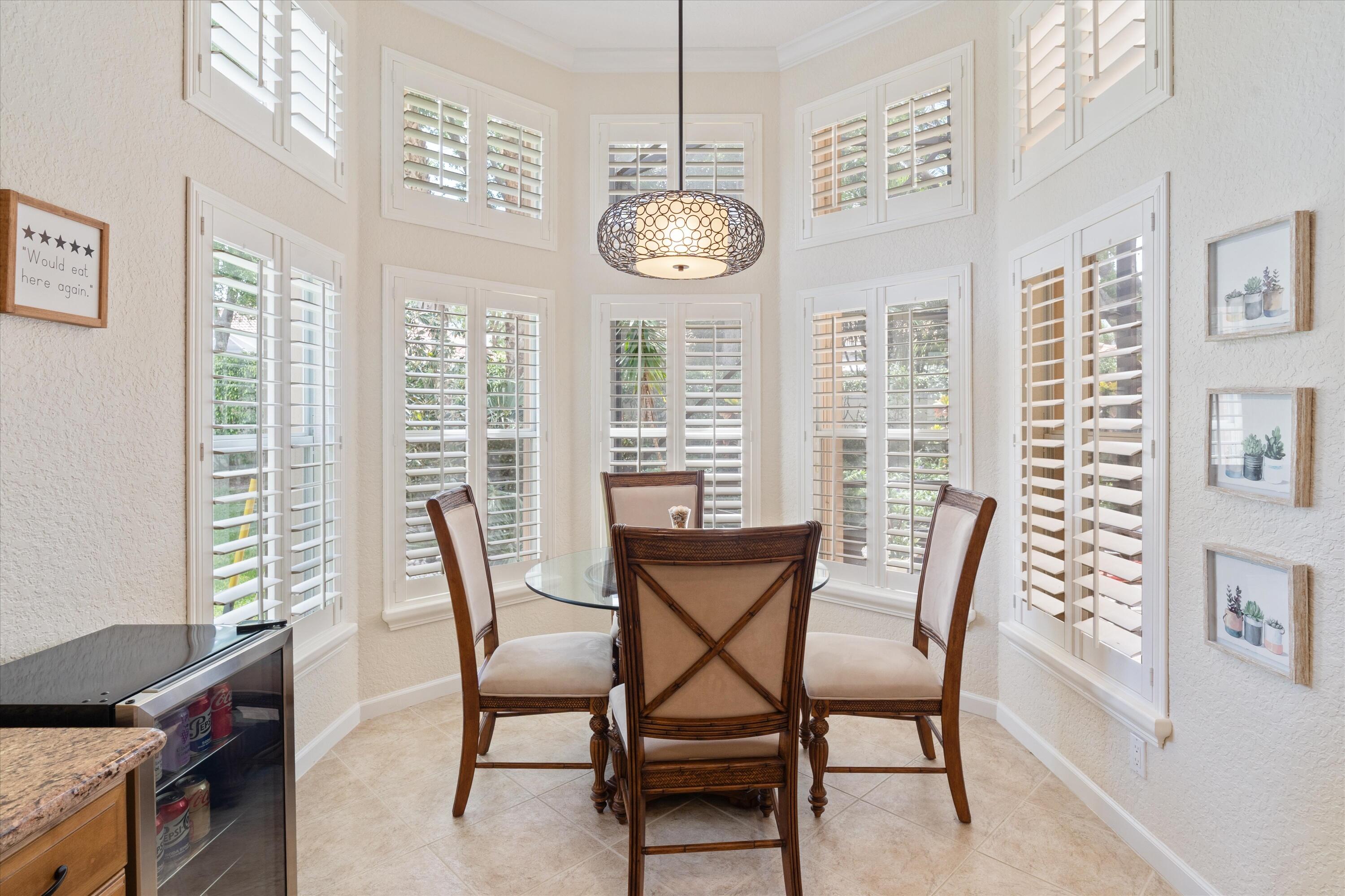 VALENCIA PALMS 6 - Residential