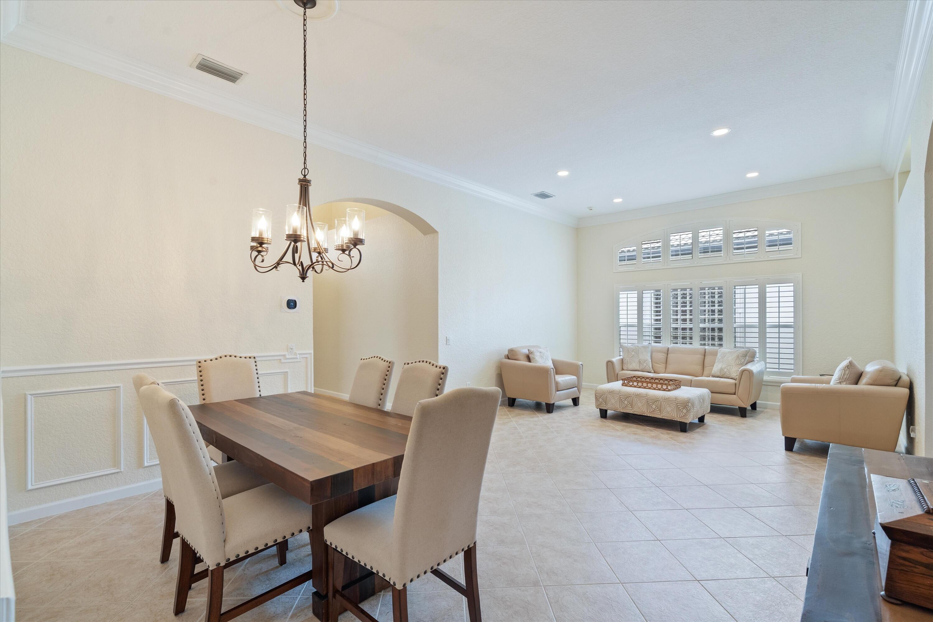 VALENCIA PALMS 6 - Residential