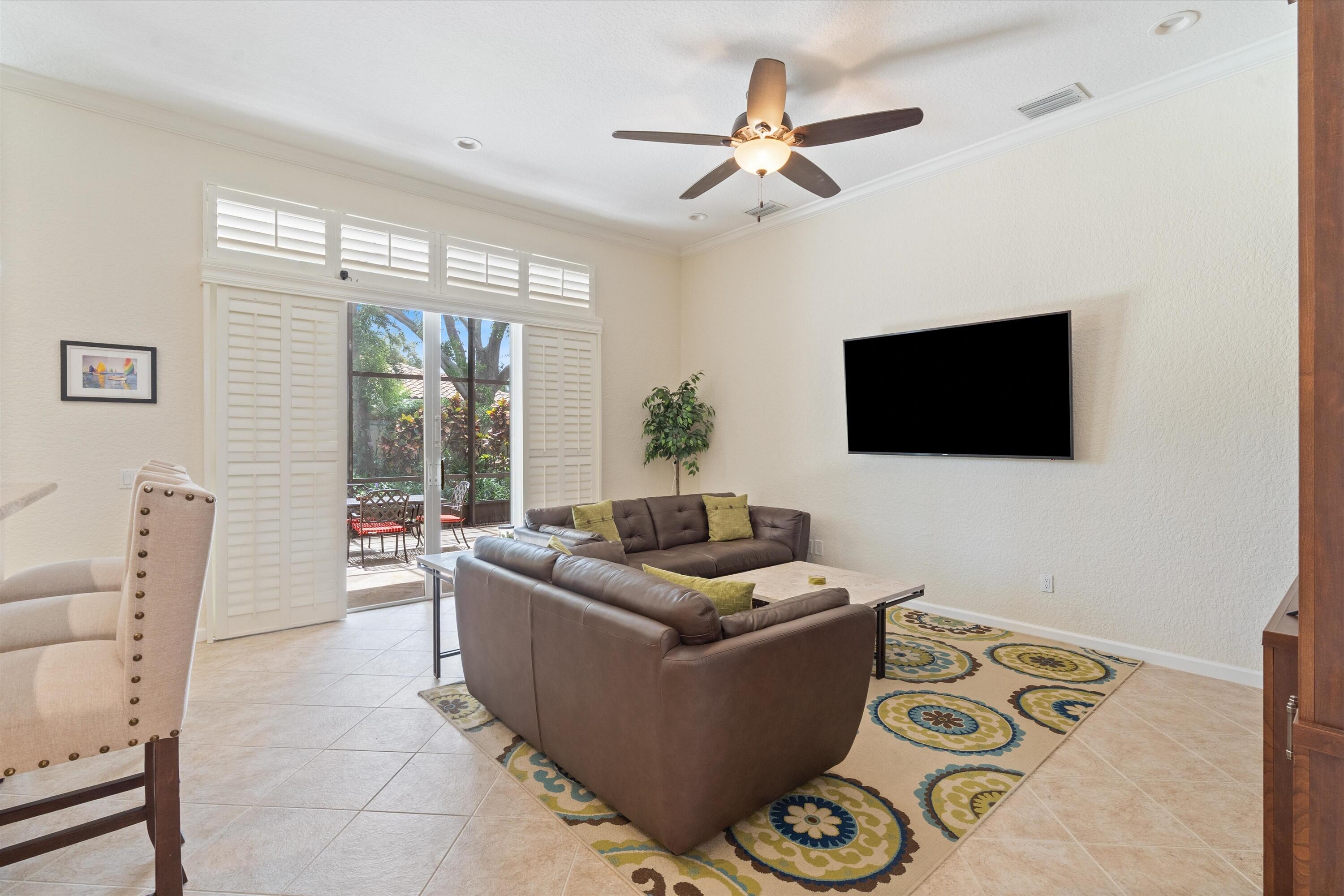 VALENCIA PALMS 6 - Residential