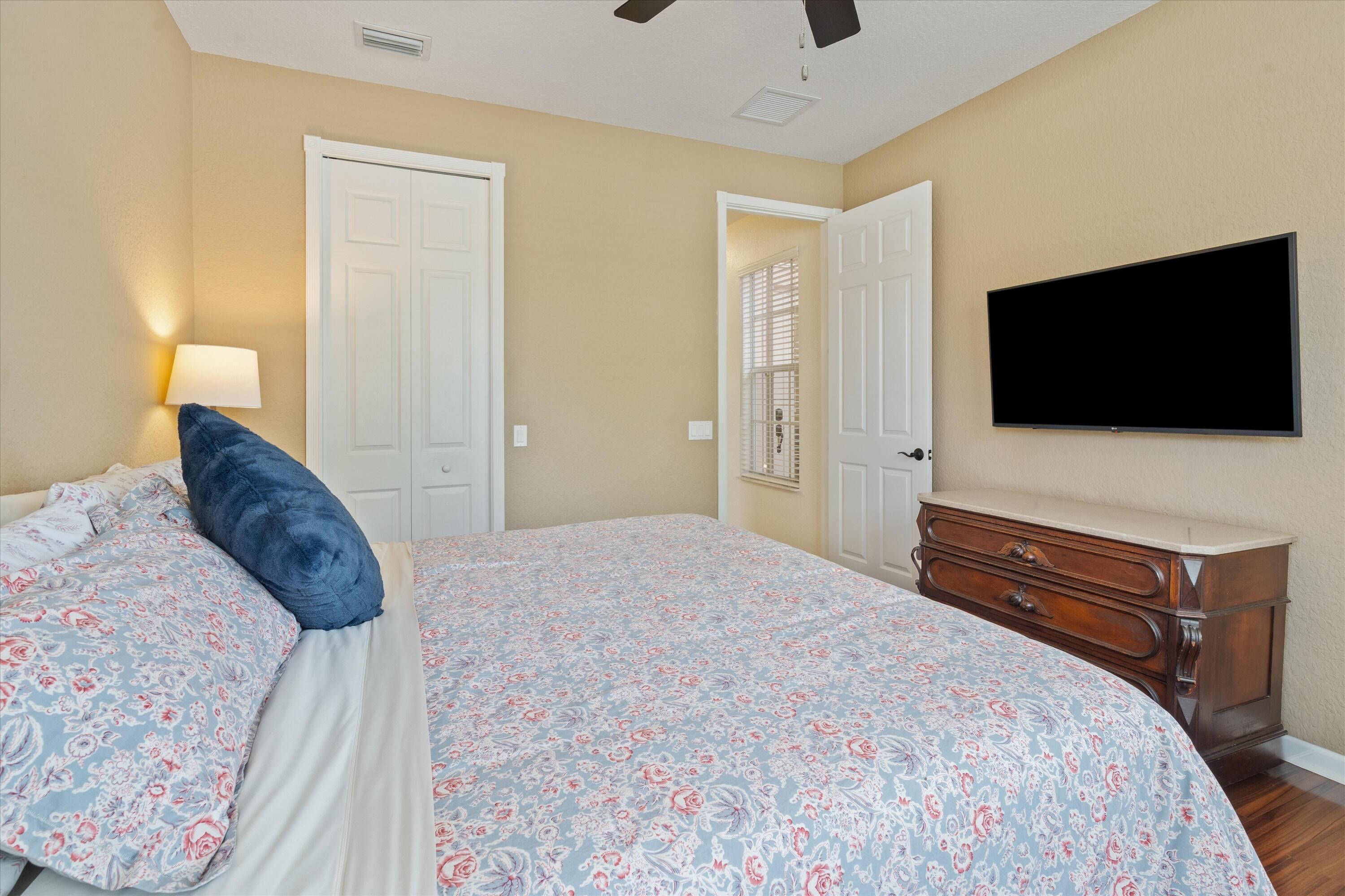 VALENCIA PALMS 6 - Residential