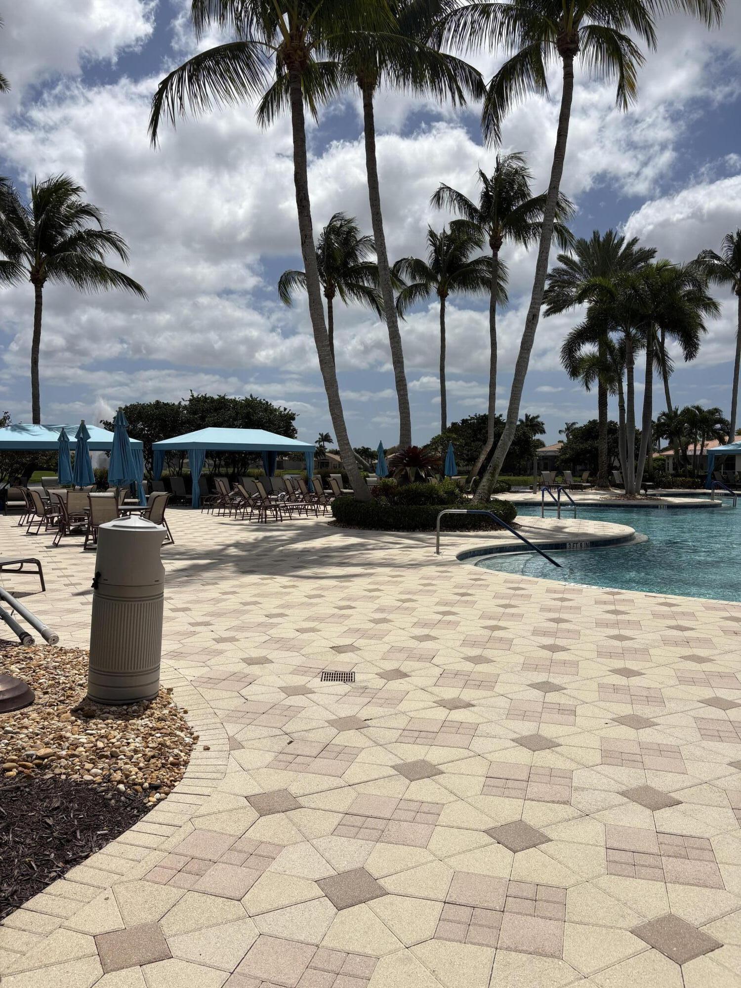 VALENCIA PALMS 6 - Residential