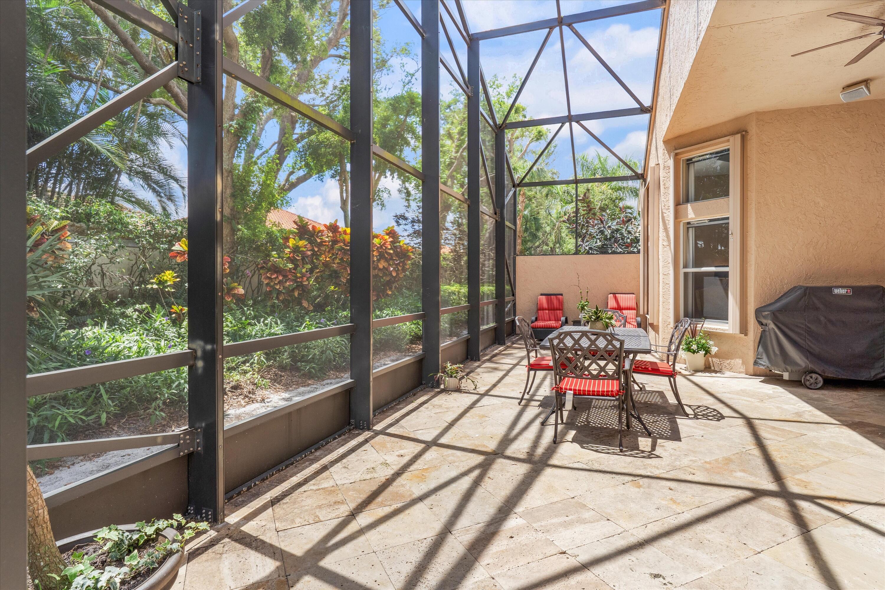 VALENCIA PALMS 6 - Residential