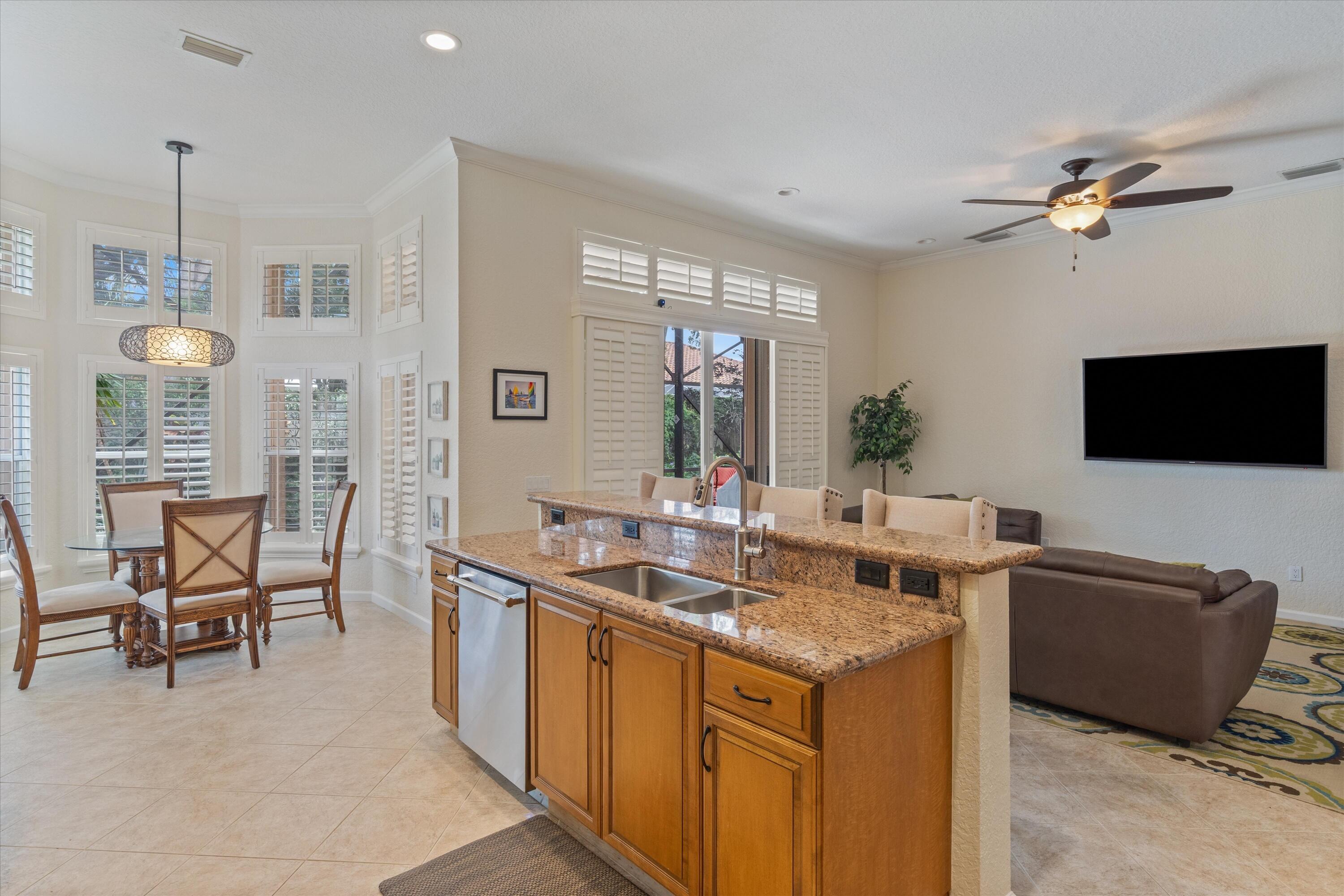 VALENCIA PALMS 6 - Residential