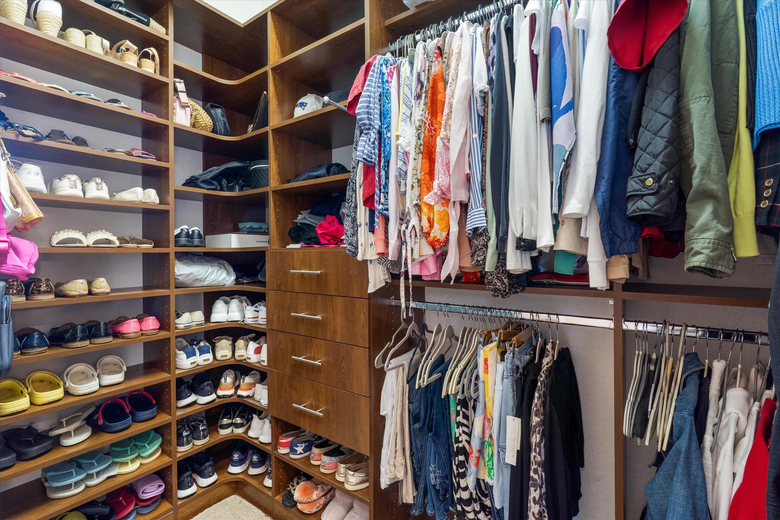 VALENCIA PALMS 6 - Residential