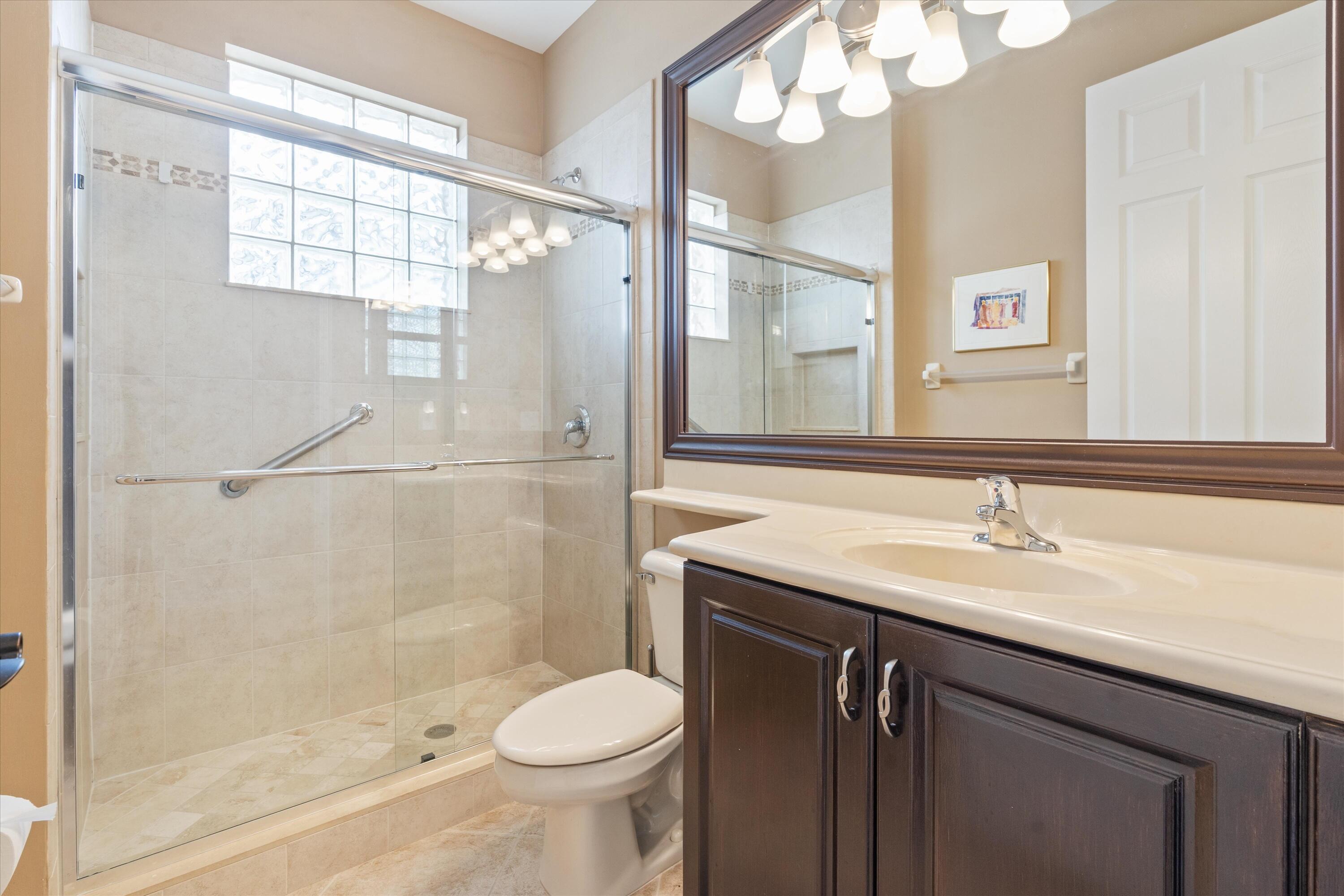 VALENCIA PALMS 6 - Residential