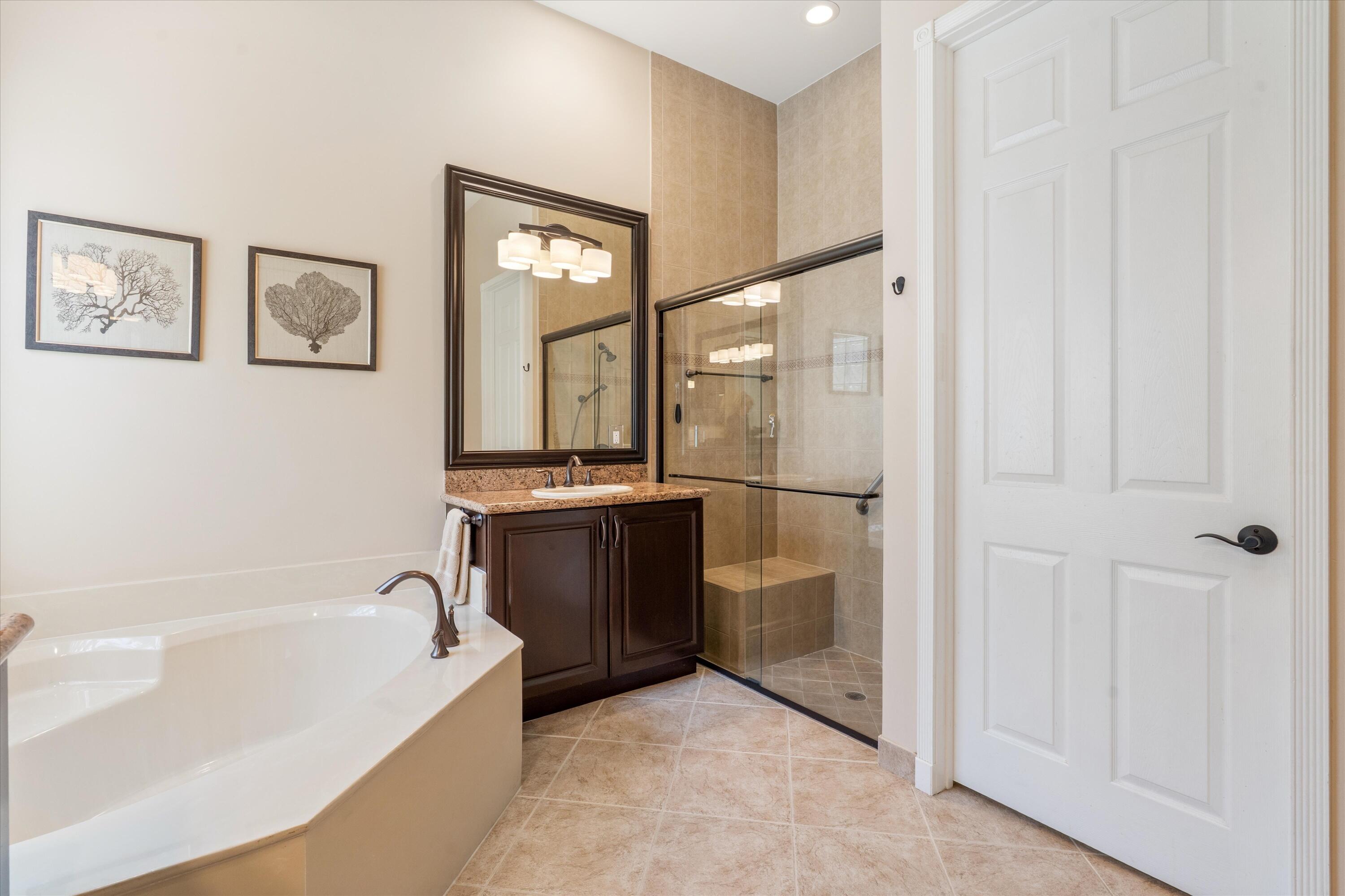 VALENCIA PALMS 6 - Residential