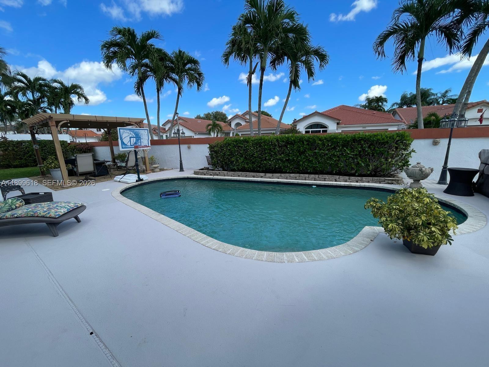 HOLIDAY SPRINGS EAST - Residential