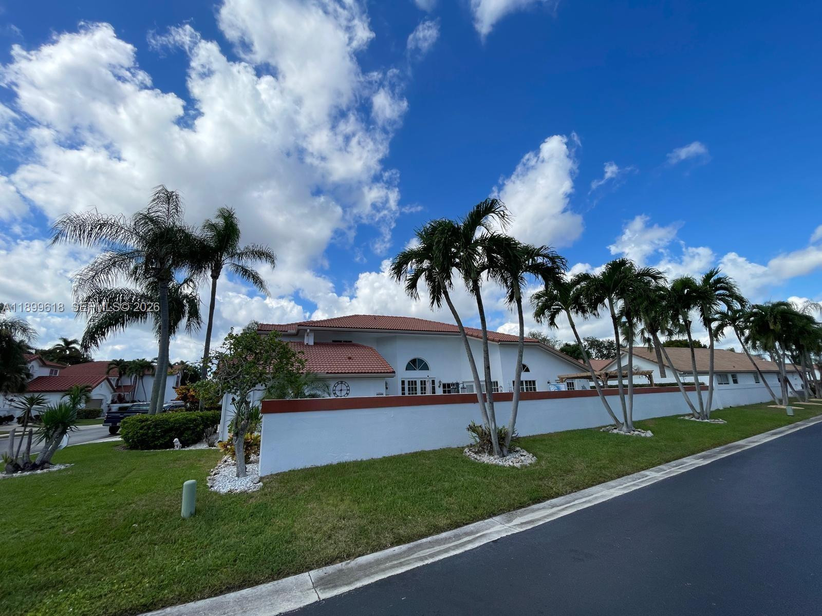 HOLIDAY SPRINGS EAST - Residential