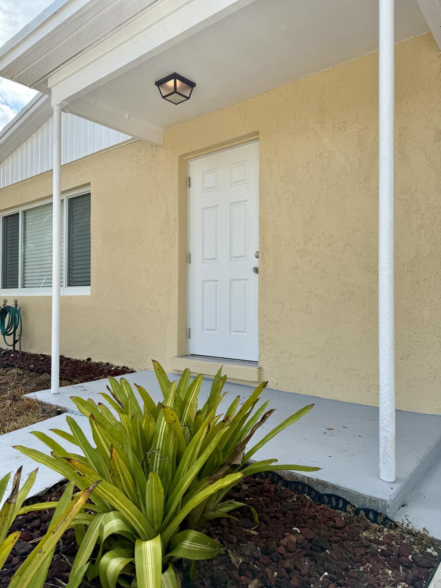 NORTH LAKE WORTH - Residential Lease