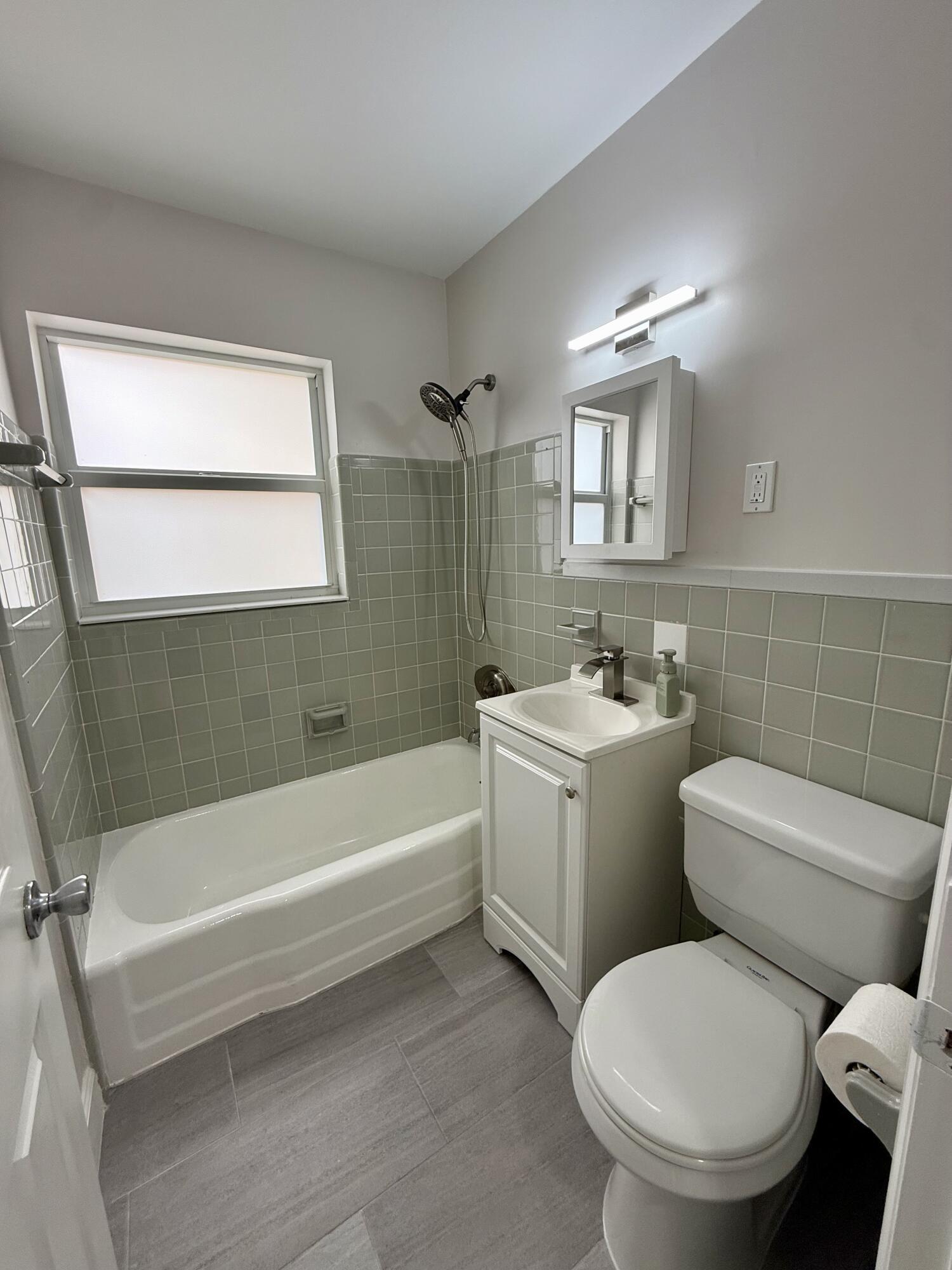 NORTH LAKE WORTH - Residential Lease