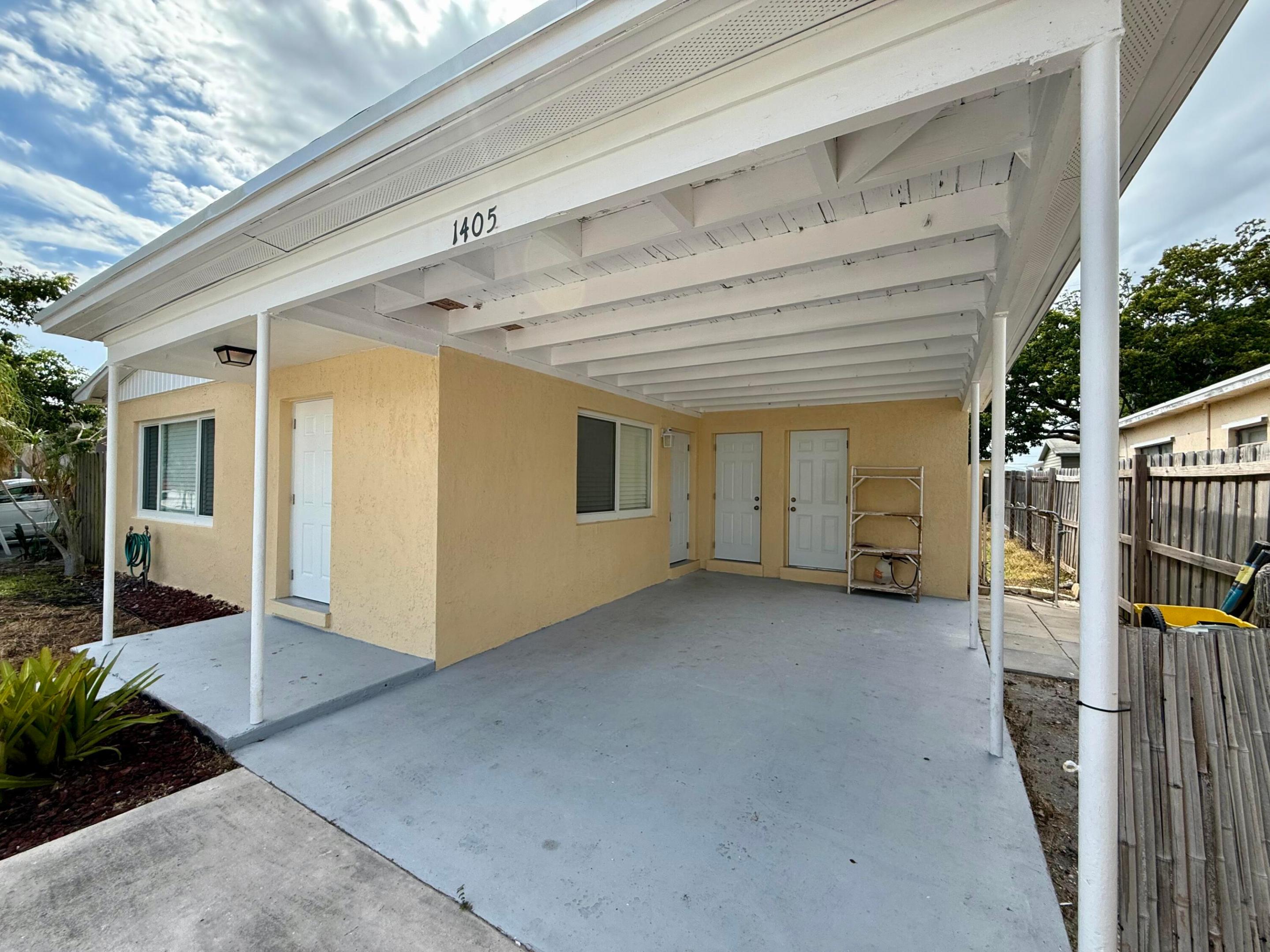 NORTH LAKE WORTH - Residential Lease