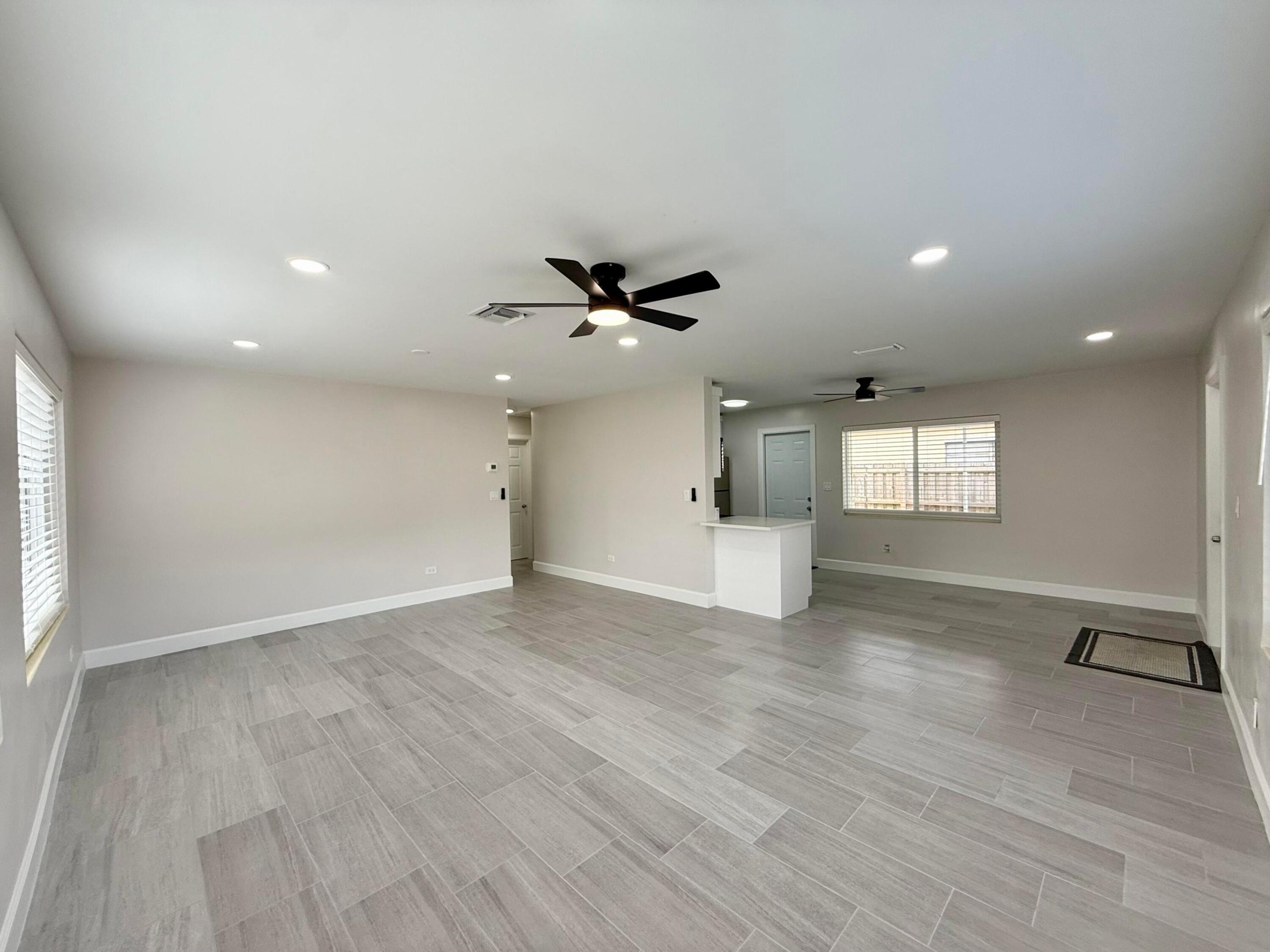 NORTH LAKE WORTH - Residential Lease