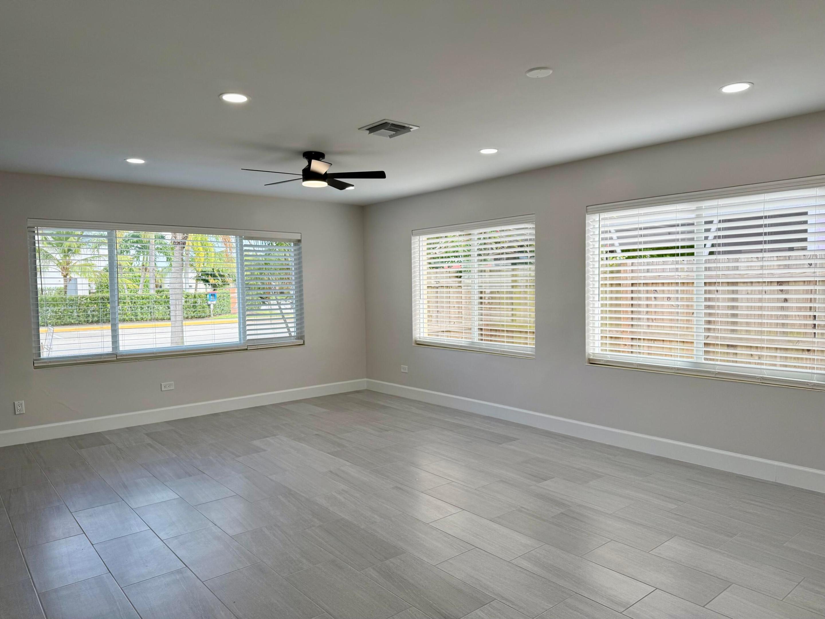 NORTH LAKE WORTH - Residential Lease