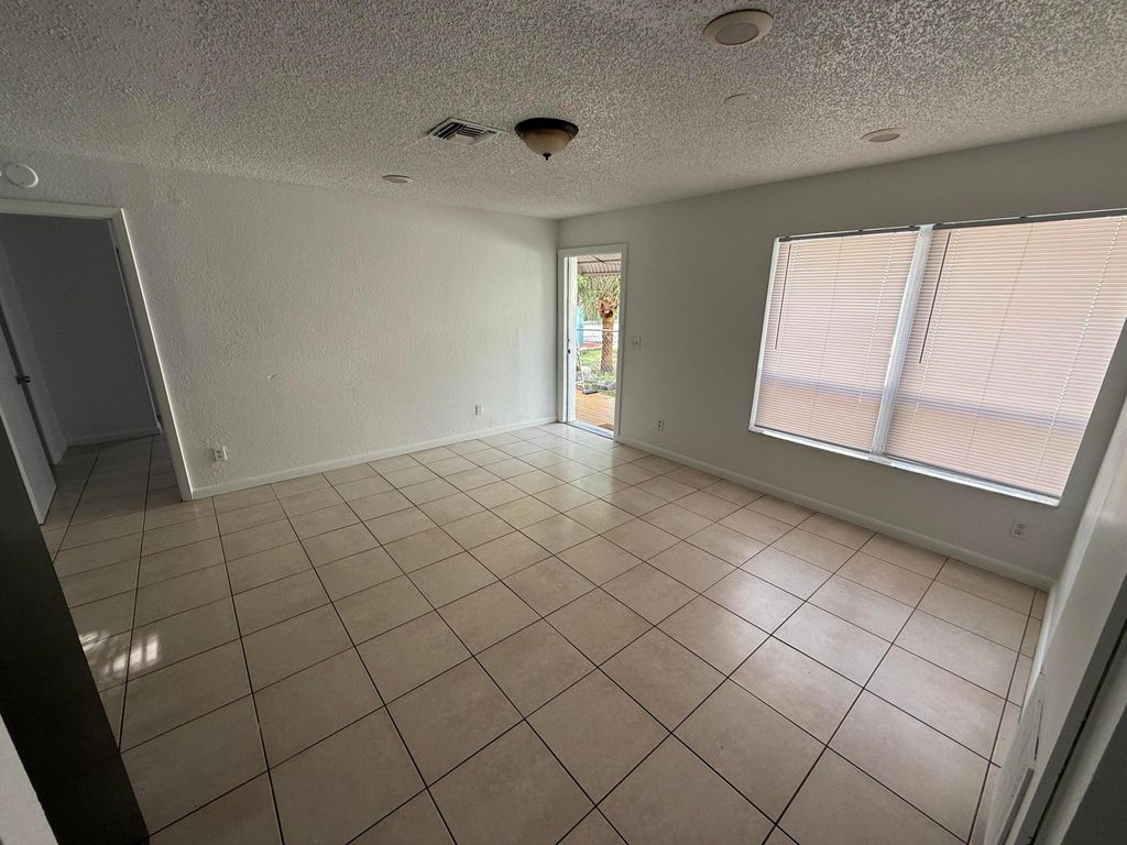 Photo of 336 NE 12th Avenue, Boynton Beach, FL 33435 (MLS # B26012389)
