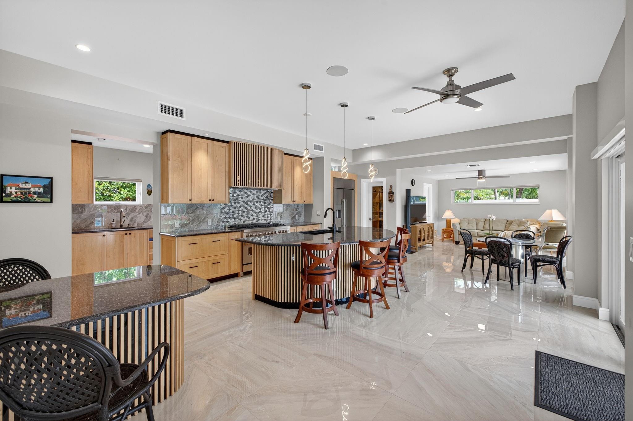 2024 Harbourview Drive