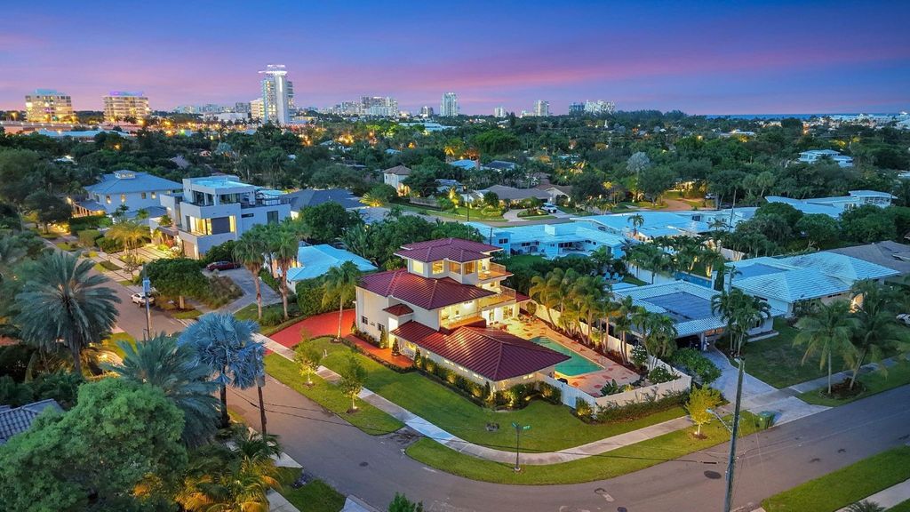 Photo of 2024 Harbourview Drive, Fort Lauderdale, FL 33316 (MLS # F10526130)