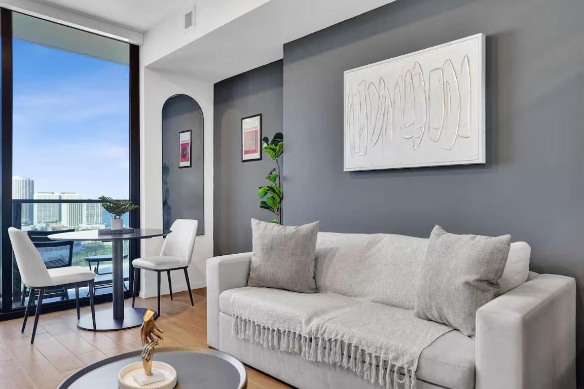 MAP OF MIAMI DADE CO. FL. PB B-41 - Residential