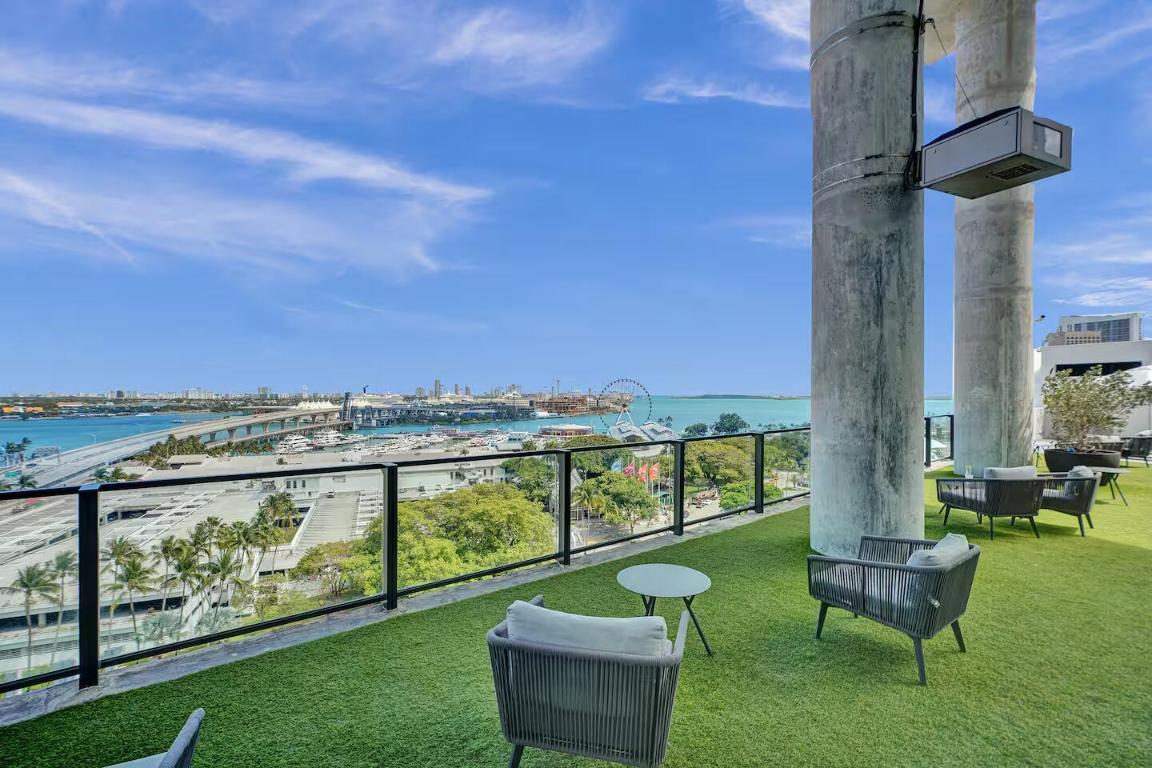 MAP OF MIAMI DADE CO. FL. PB B-41 - Residential