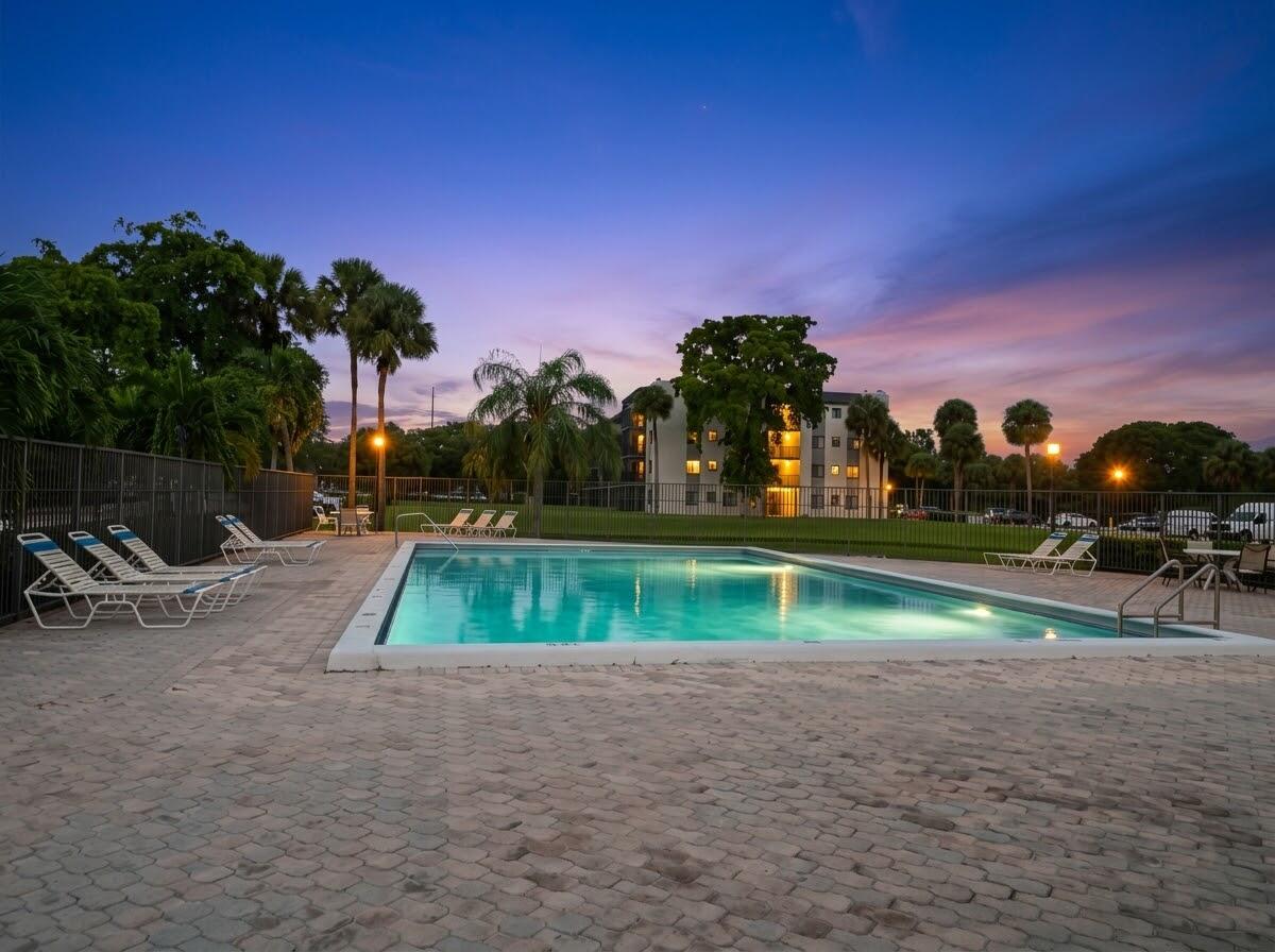 3700 N PINE ISLAND Road N 307