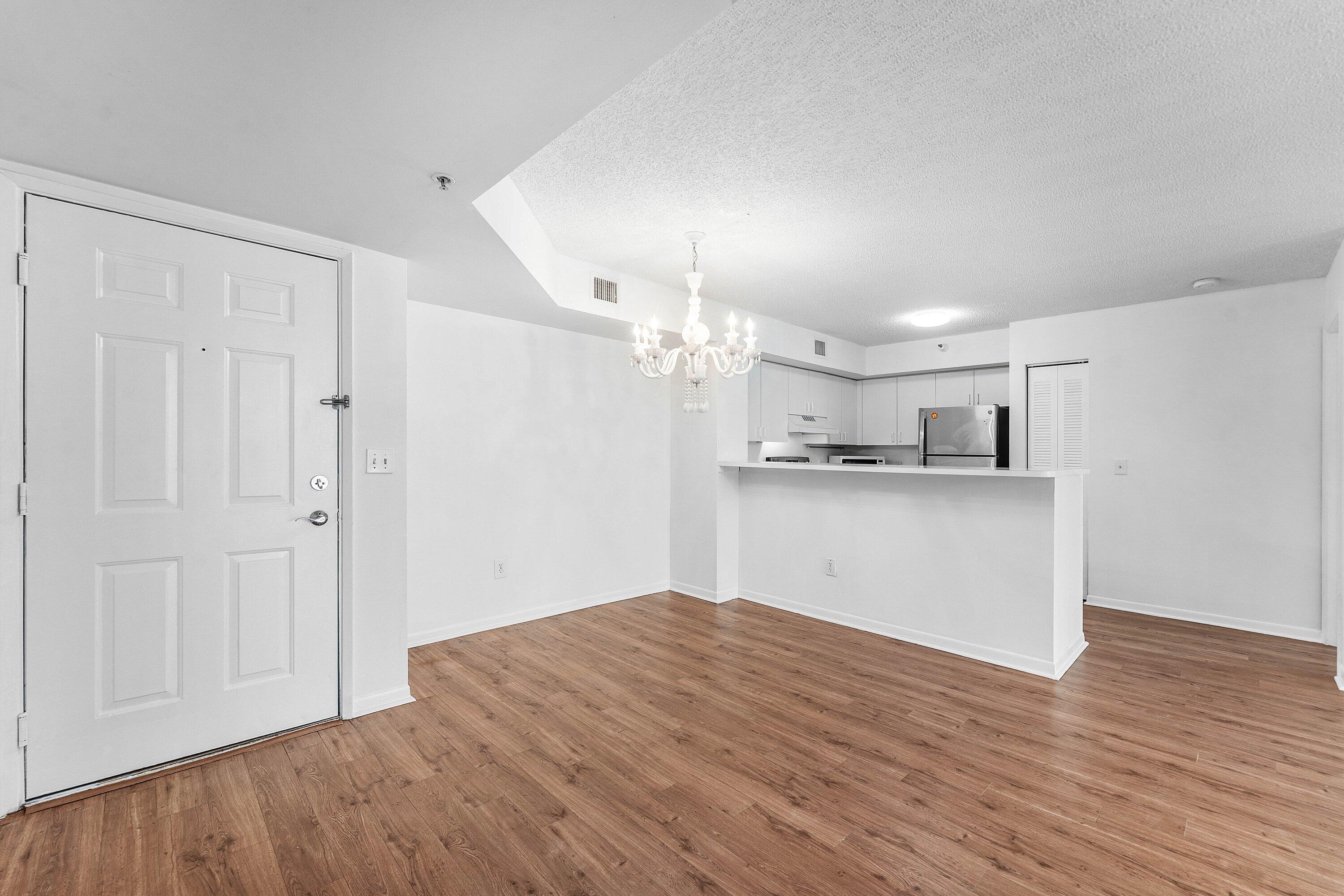 167 YACHT CLUB Way 205