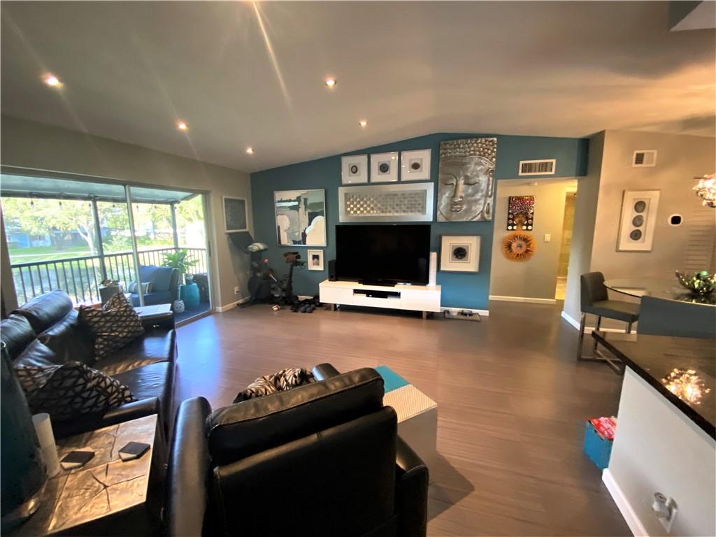 Lakes of Oakland Forst - Residential