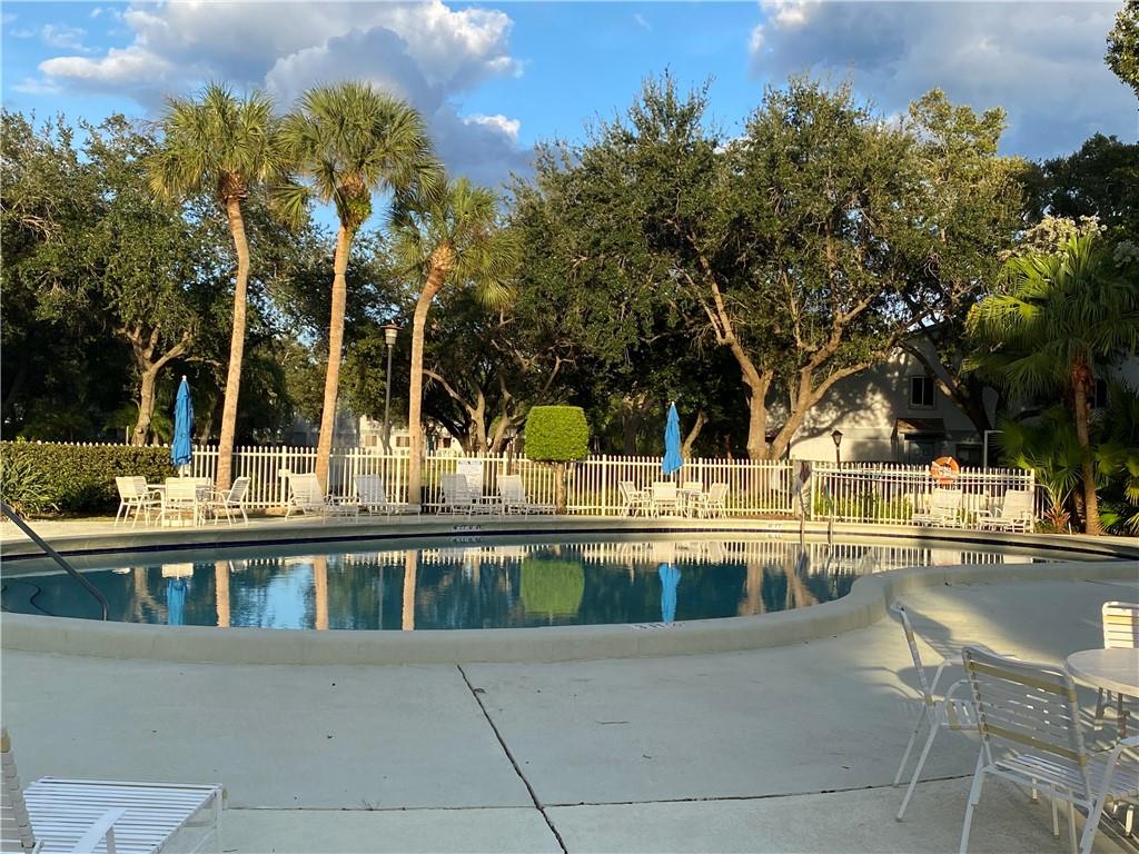 Lakes of Oakland Forst - Residential