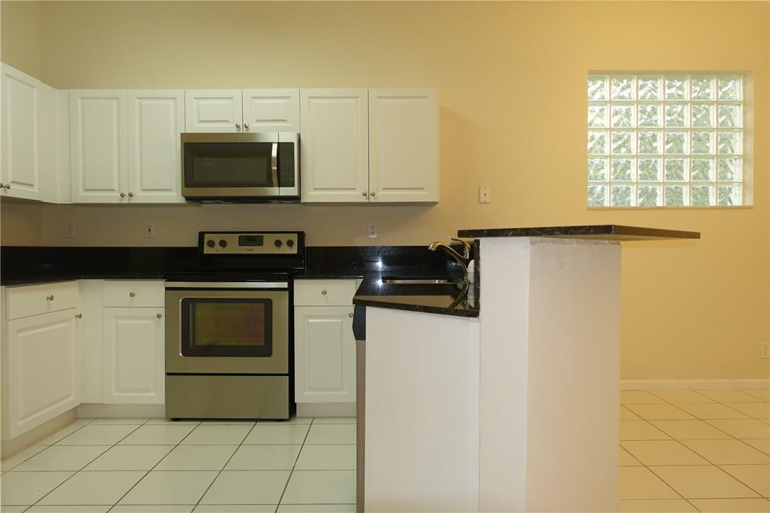 Lyons West 137-40 B - Residential