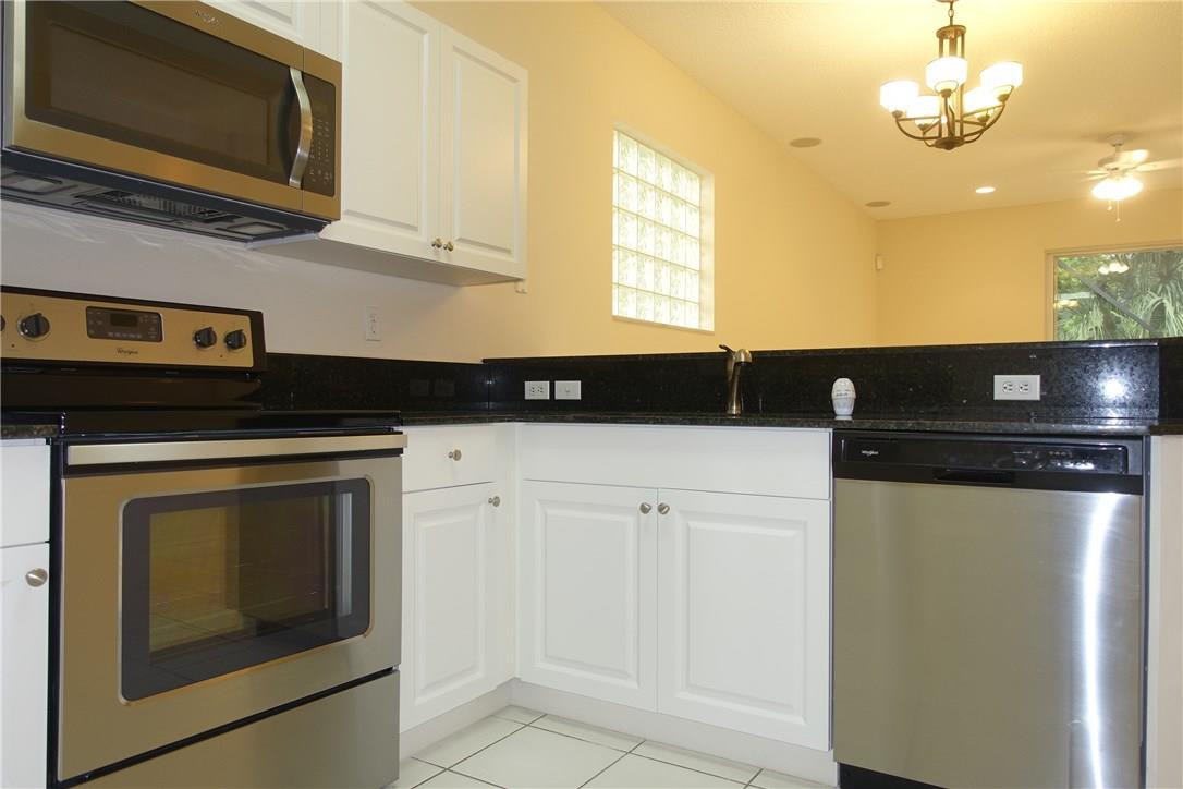 Lyons West 137-40 B - Residential