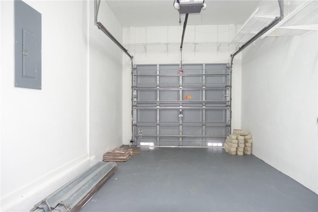 Lyons West 137-40 B - Residential
