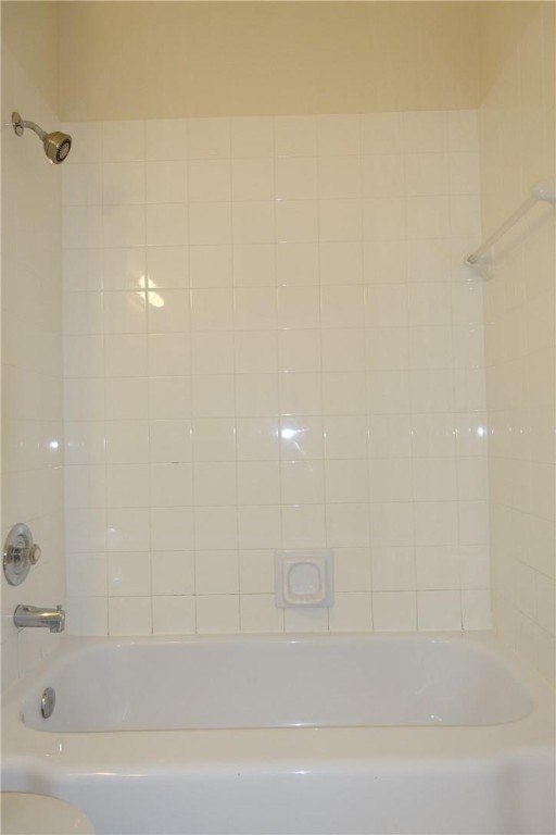 Lyons West 137-40 B - Residential