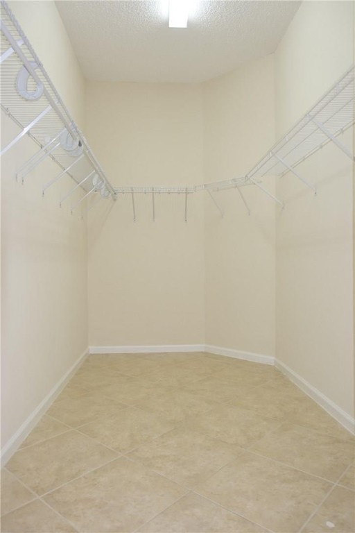 Lyons West 137-40 B - Residential