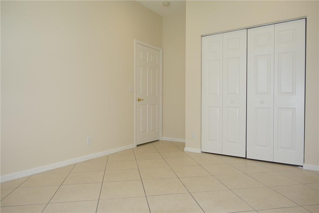 Lyons West 137-40 B - Residential