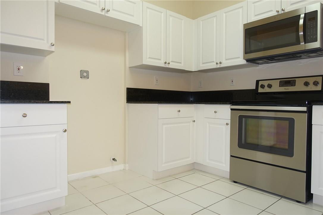 Lyons West 137-40 B - Residential