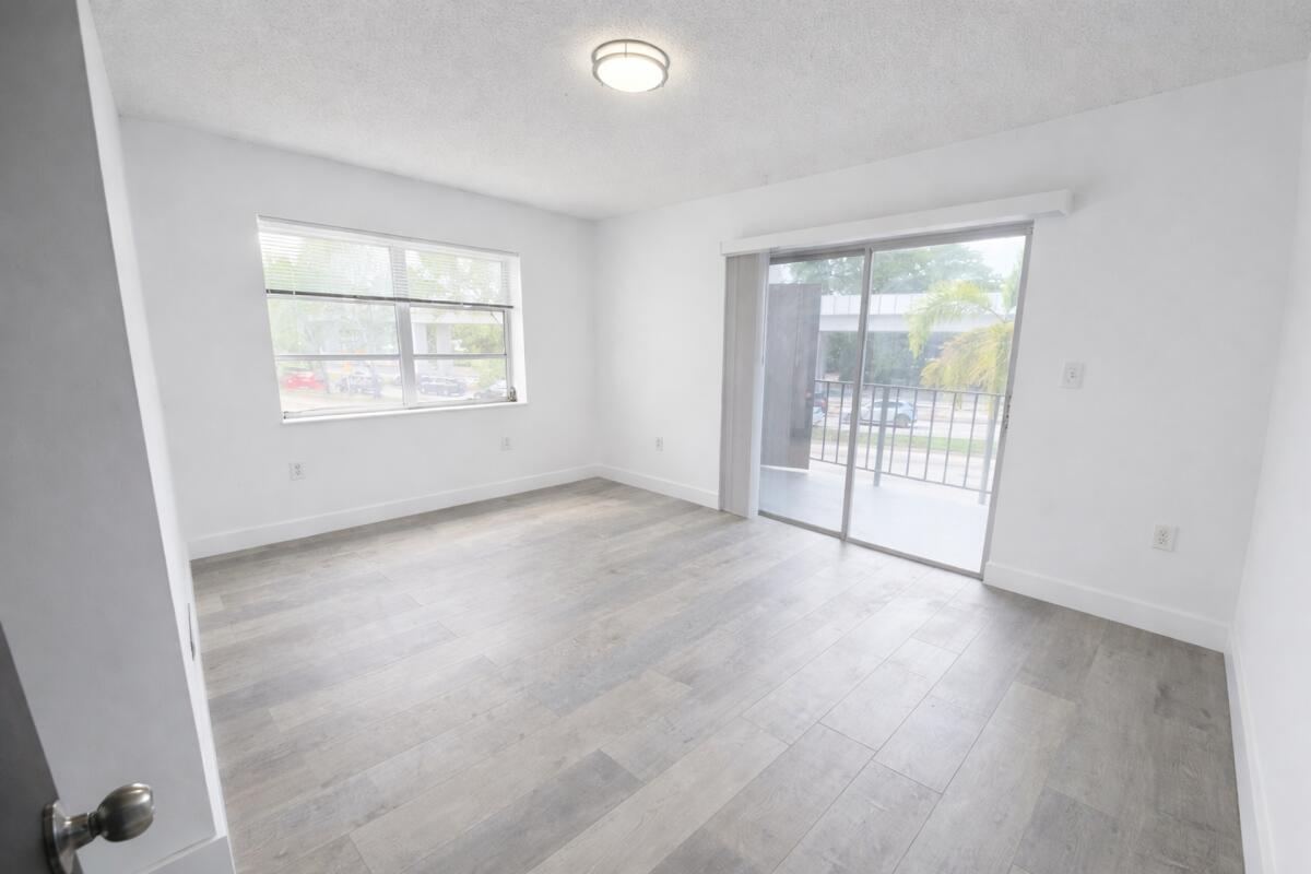 3300 S Dixie Highway 503