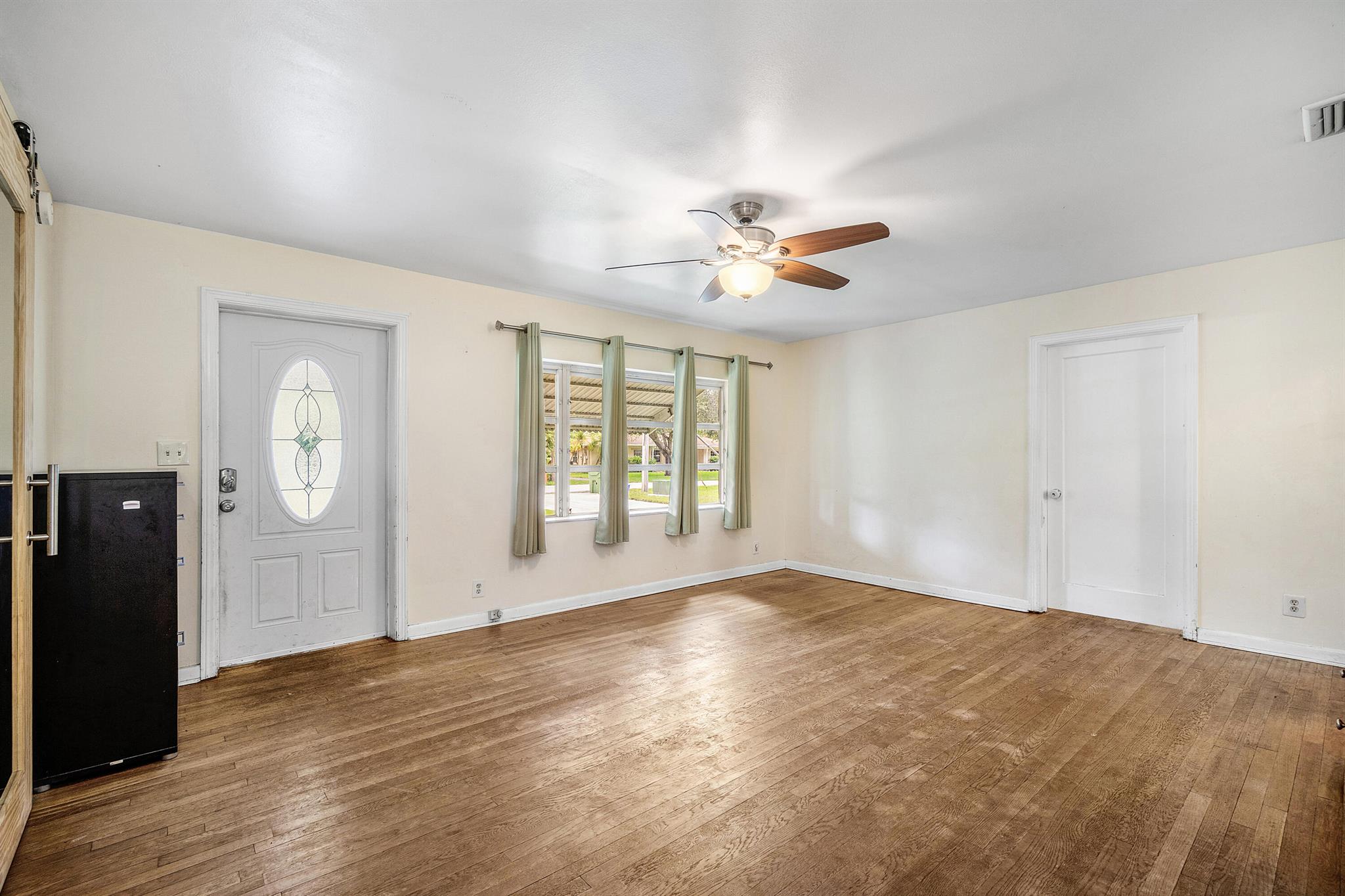3120 Rostan Lane, Palm Springs, FL, 33461/$469,999 4 3120 Rostan Lane
