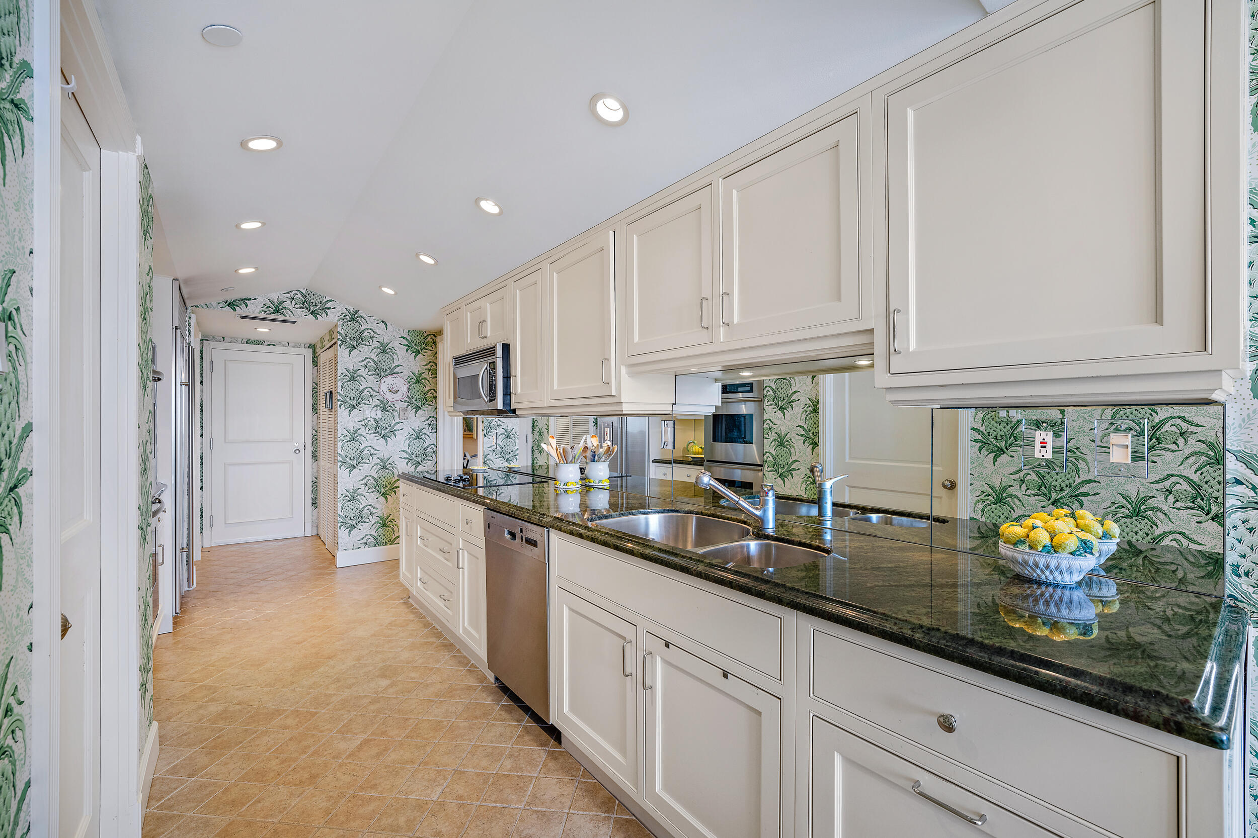 WATERVIEW TOWERS CONDO - Residential