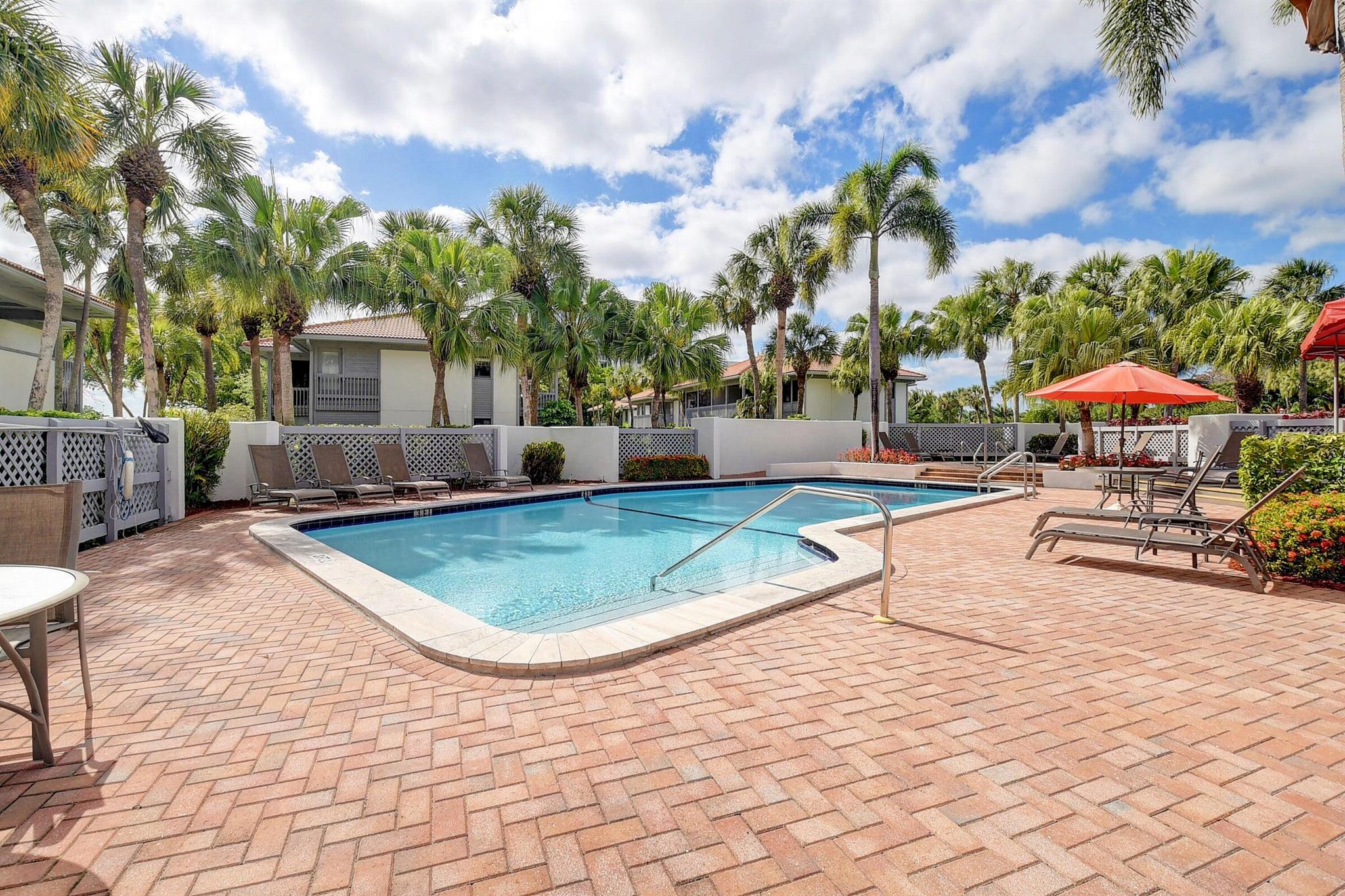 HAMMOCKS AT BOCA WEST CON - Residential
